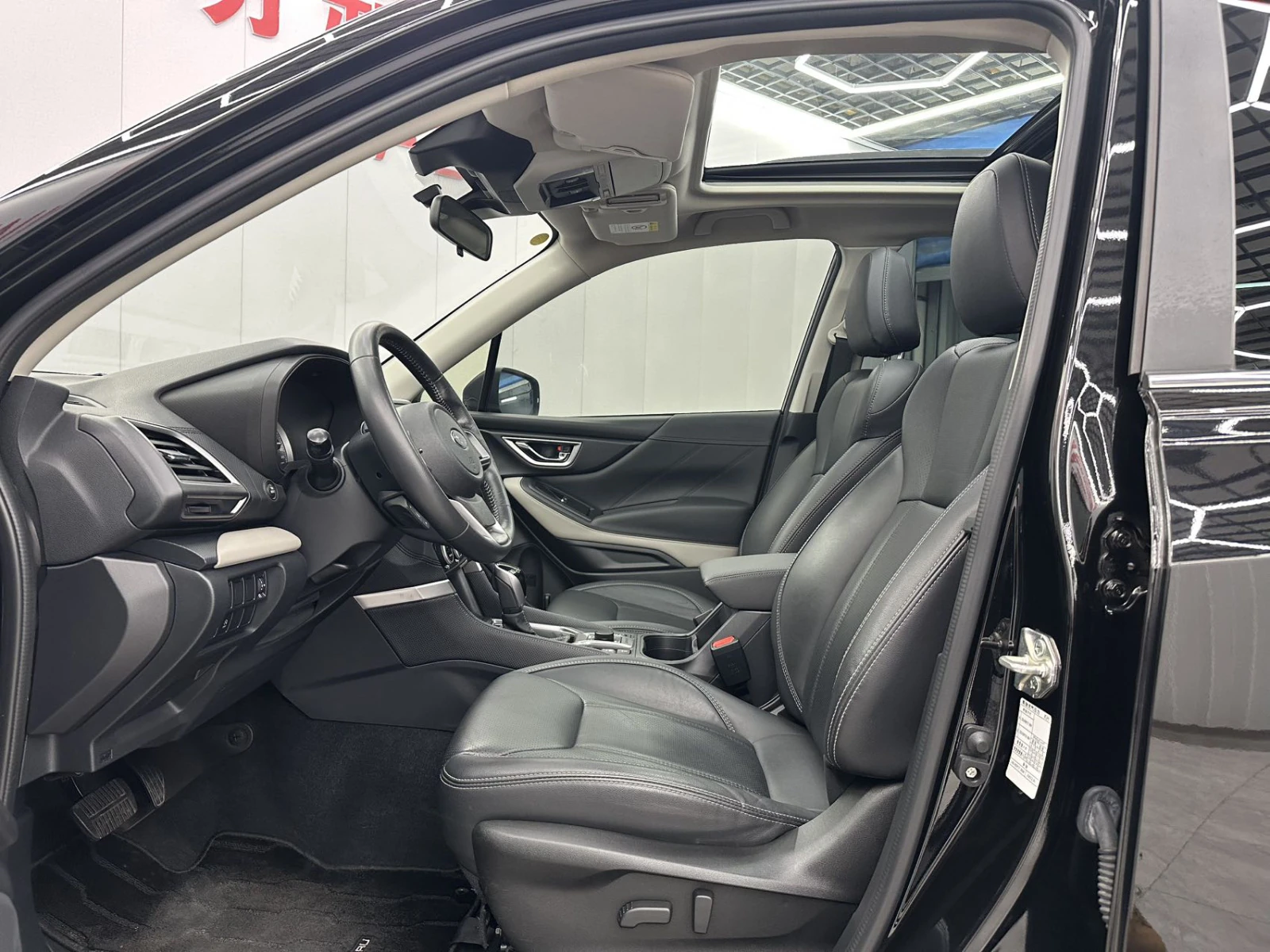 Subaru Forester, 2022г, полный привод, вариатор