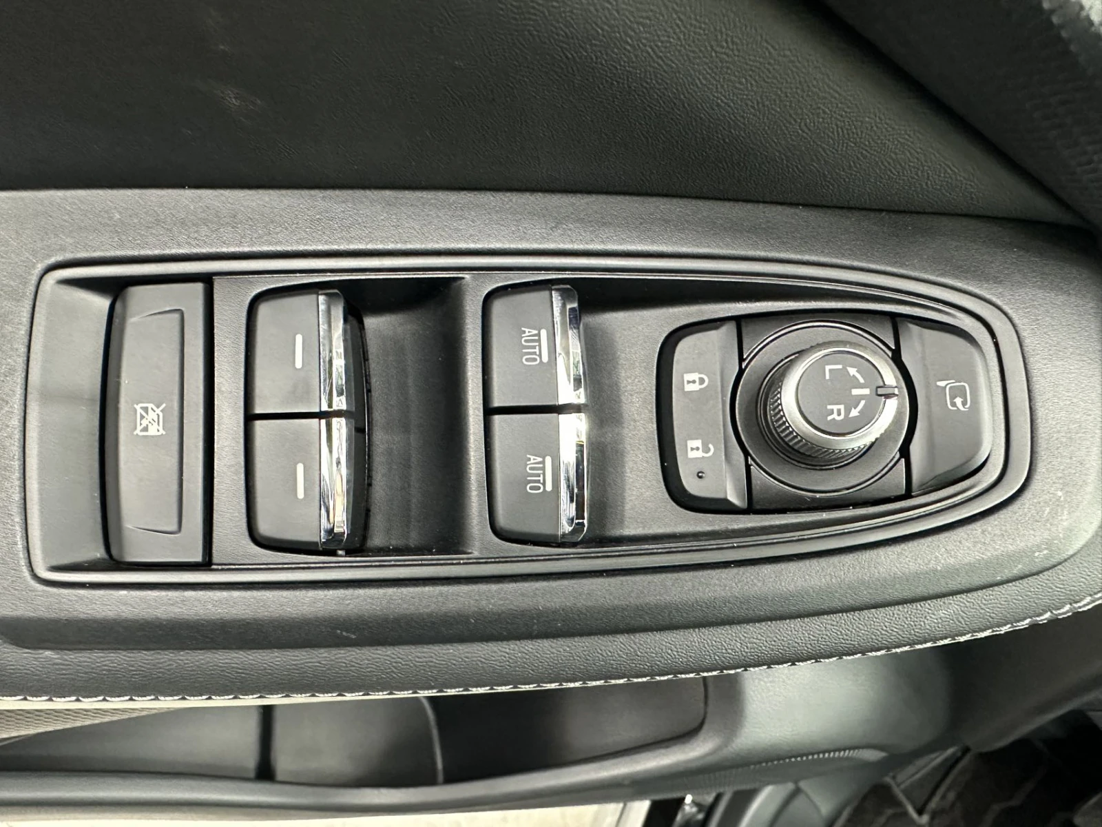 Subaru Forester, 2022г, полный привод, вариатор