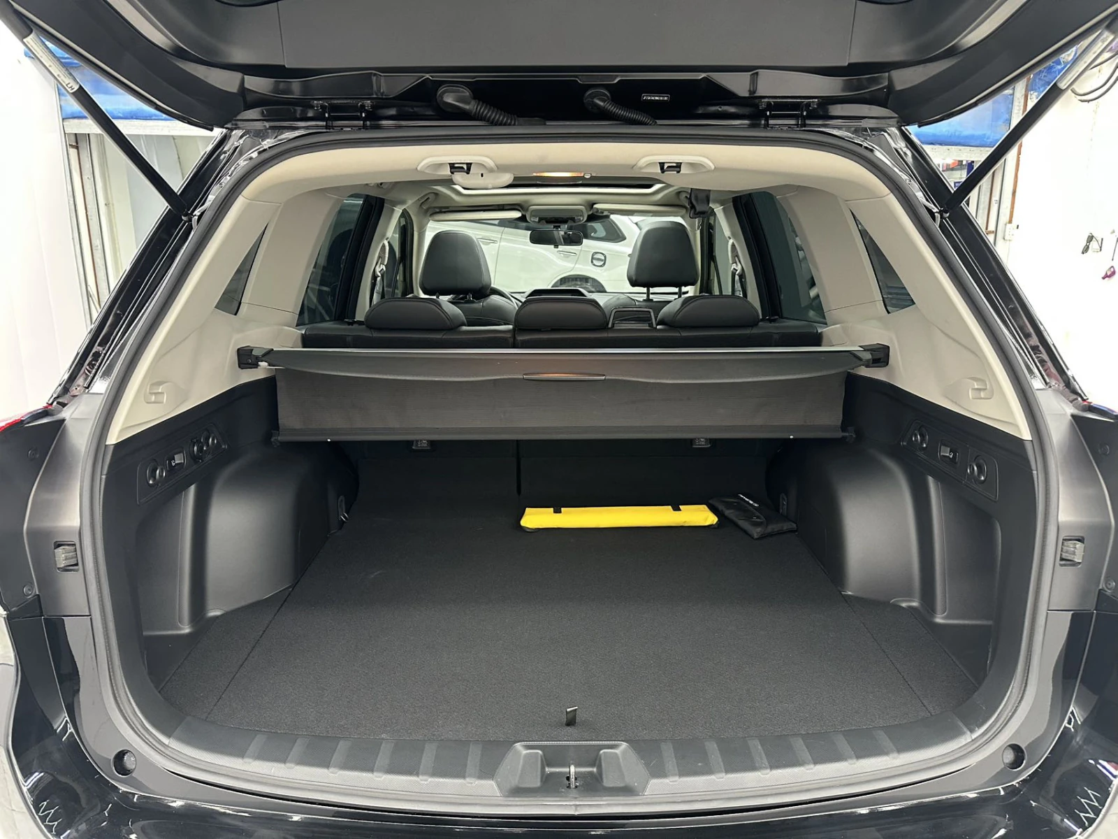 Subaru Forester, 2022г, полный привод, вариатор