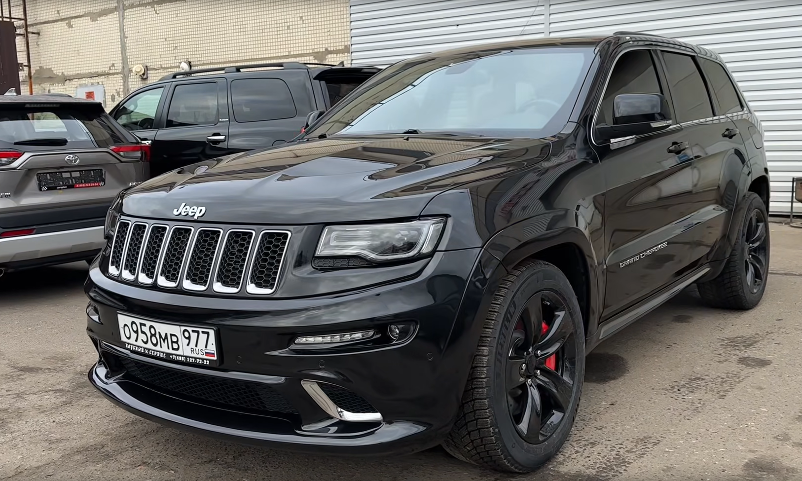 Jeep Grand Cherokee SRT8 6.4: реальный опыт владения после покупки и вложений