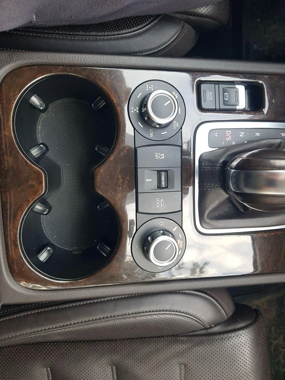 Volkswagen Touareg, 2013г, полный привод, автомат