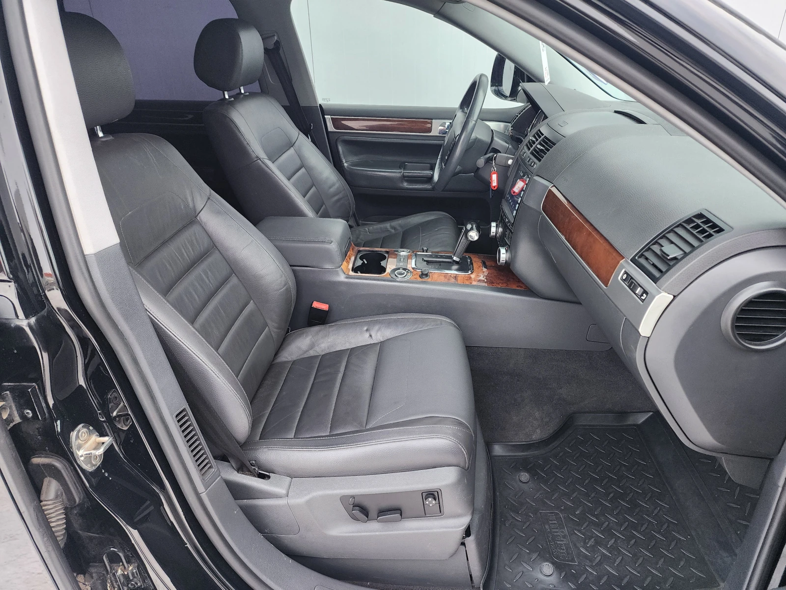 Volkswagen Touareg, 2007г, полный привод, автомат