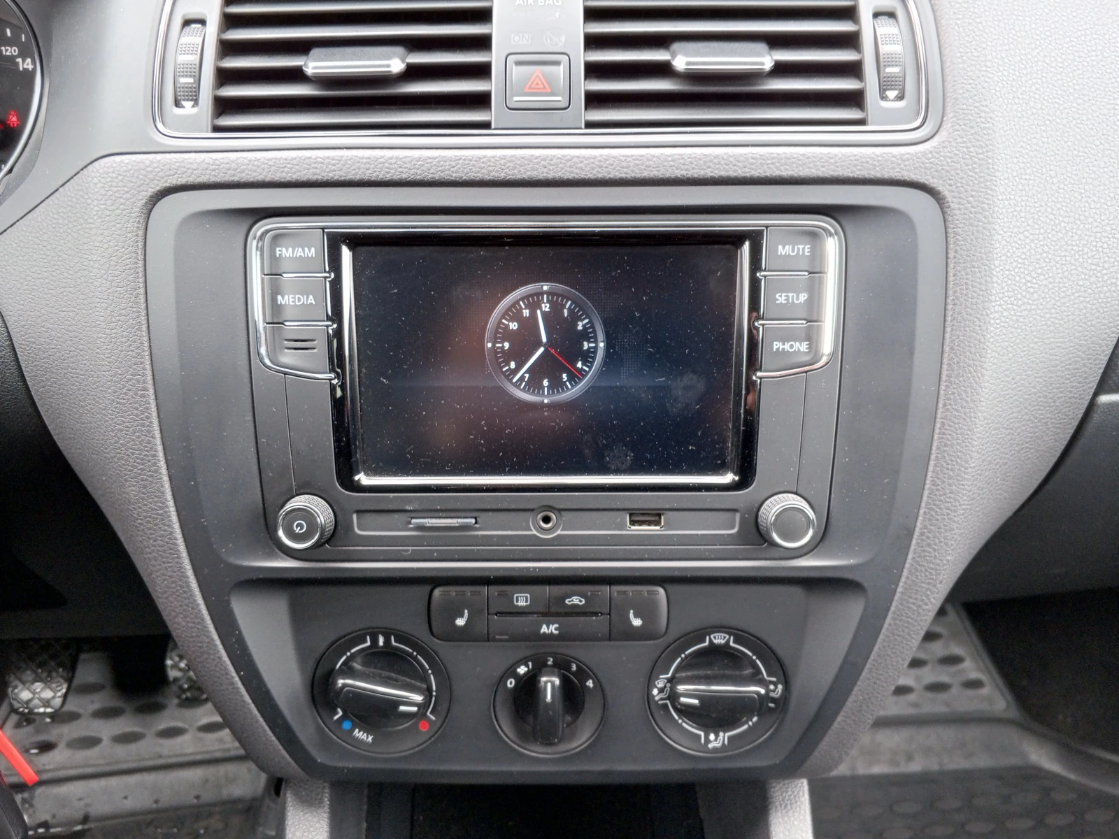 Volkswagen Jetta, 2015г, передний привод, механика