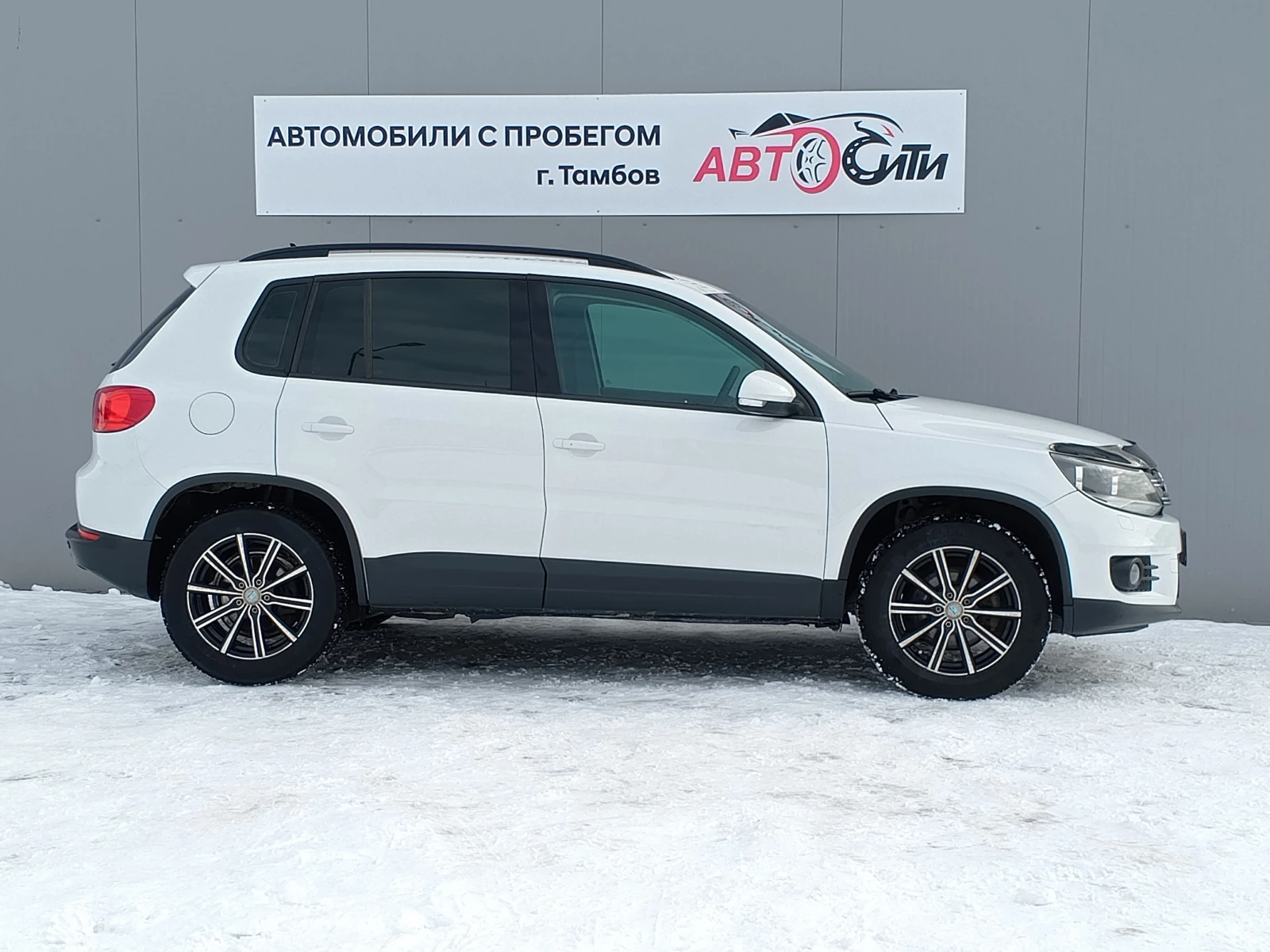 Volkswagen Tiguan, 2014г, передний привод, робот