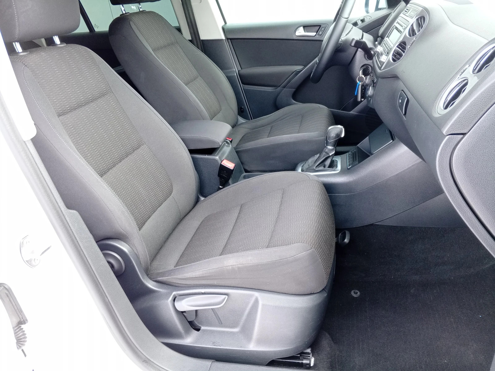 Volkswagen Tiguan, 2014г, передний привод, робот