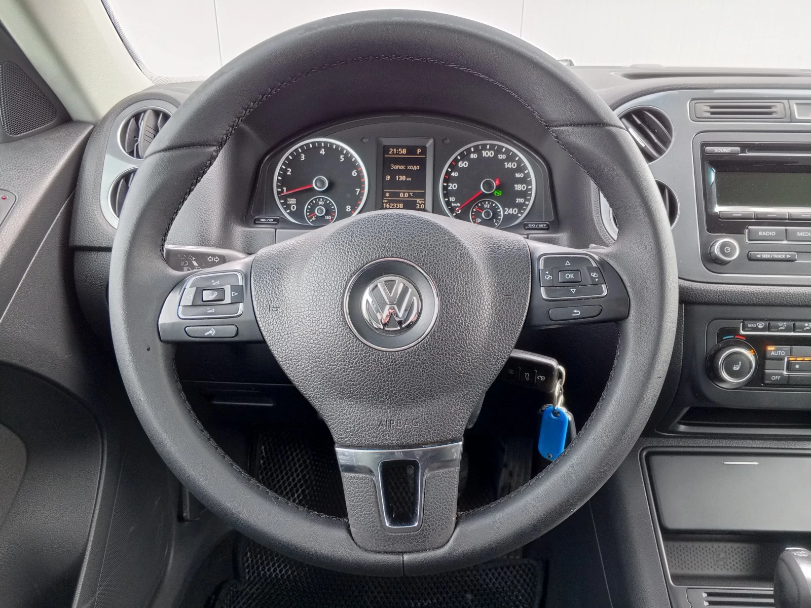 Volkswagen Tiguan, 2014г, передний привод, робот