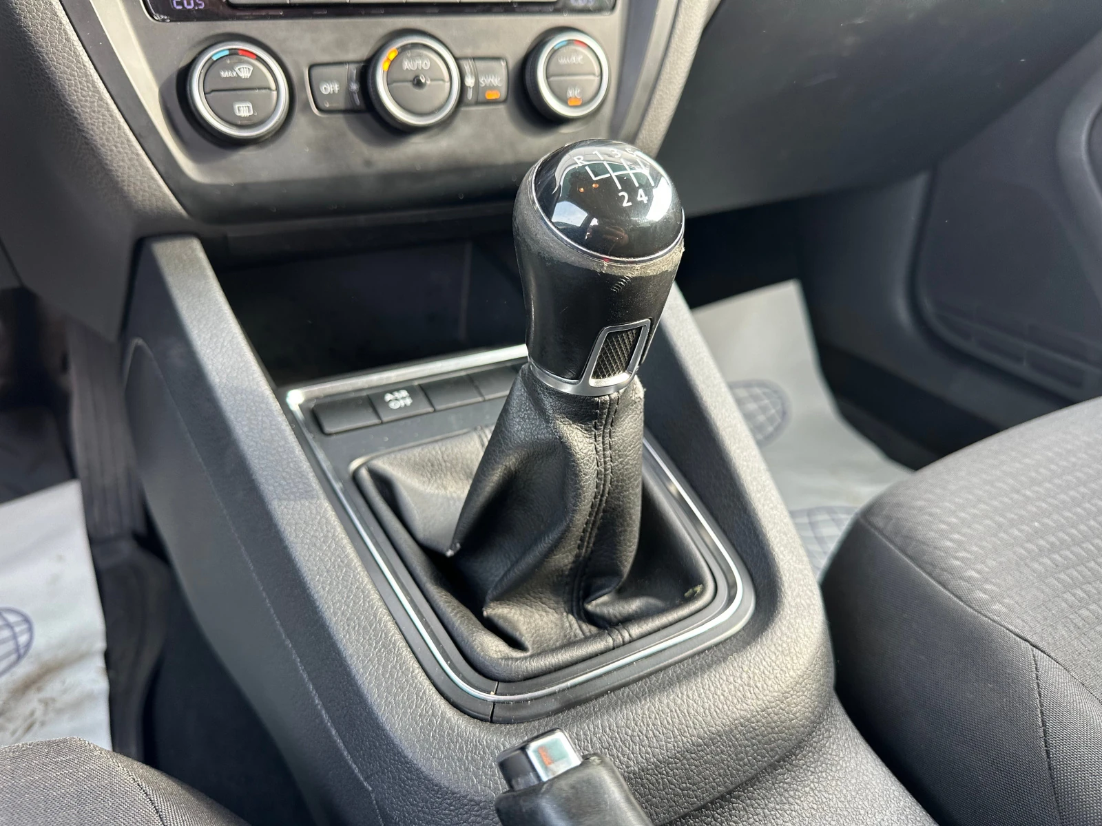 Volkswagen Jetta, 2014г, передний привод, механика