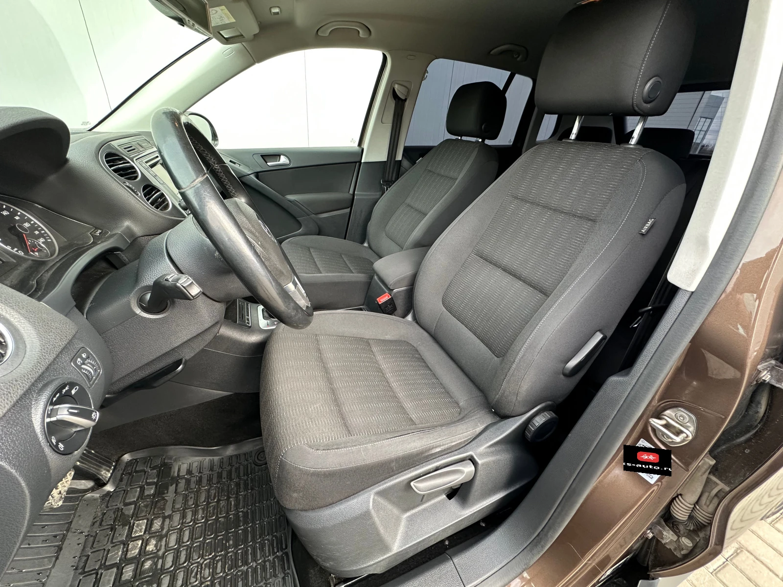 Volkswagen Tiguan, 2015г, полный привод, автомат