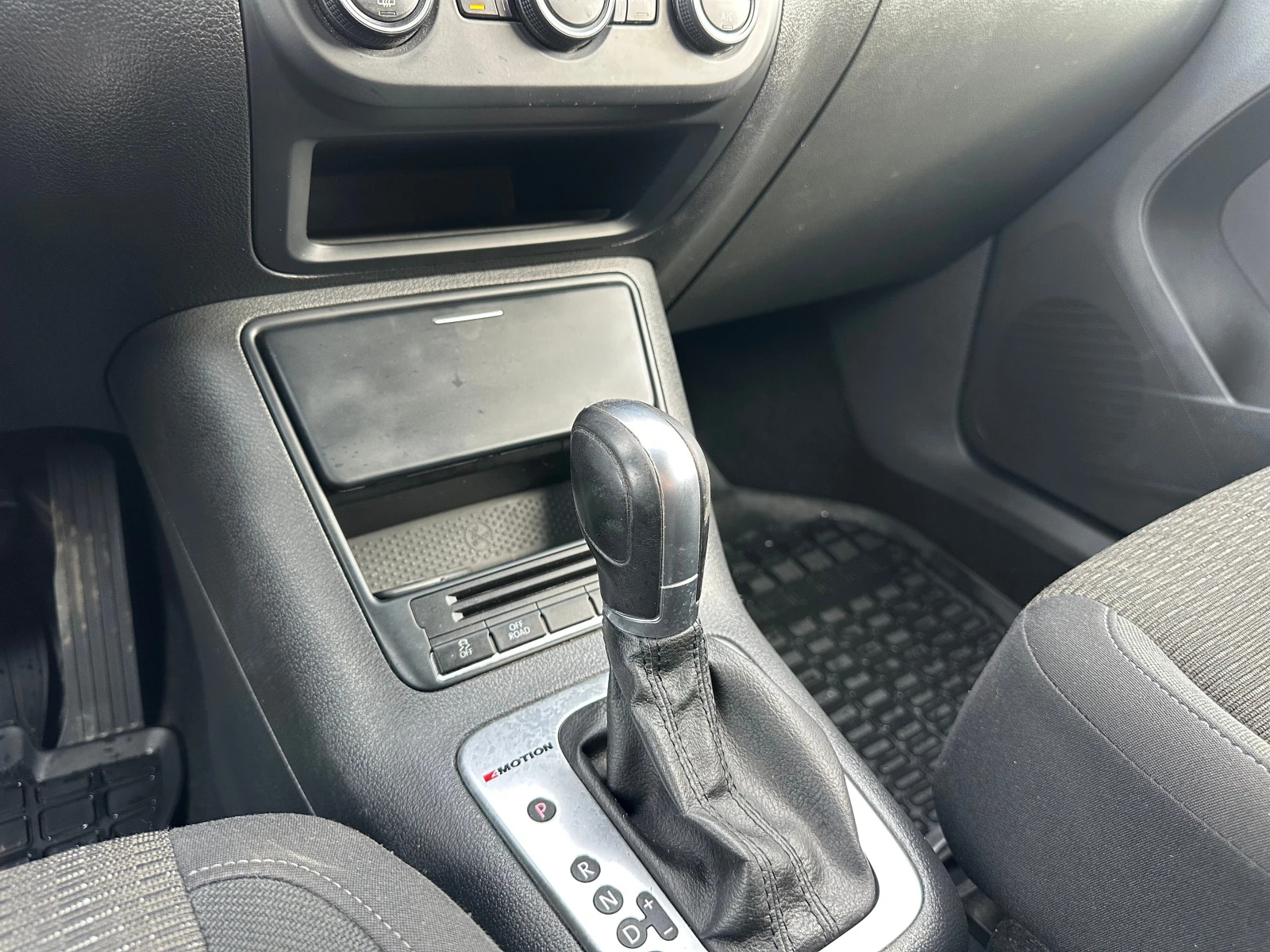 Volkswagen Tiguan, 2015г, полный привод, автомат