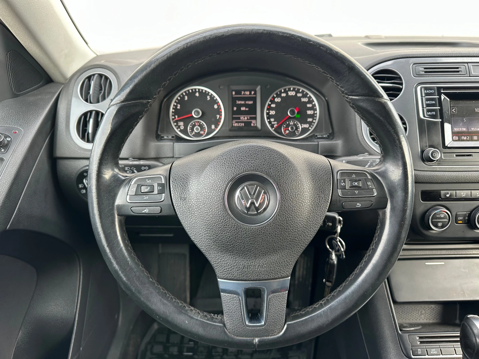 Volkswagen Tiguan, 2015г, полный привод, автомат
