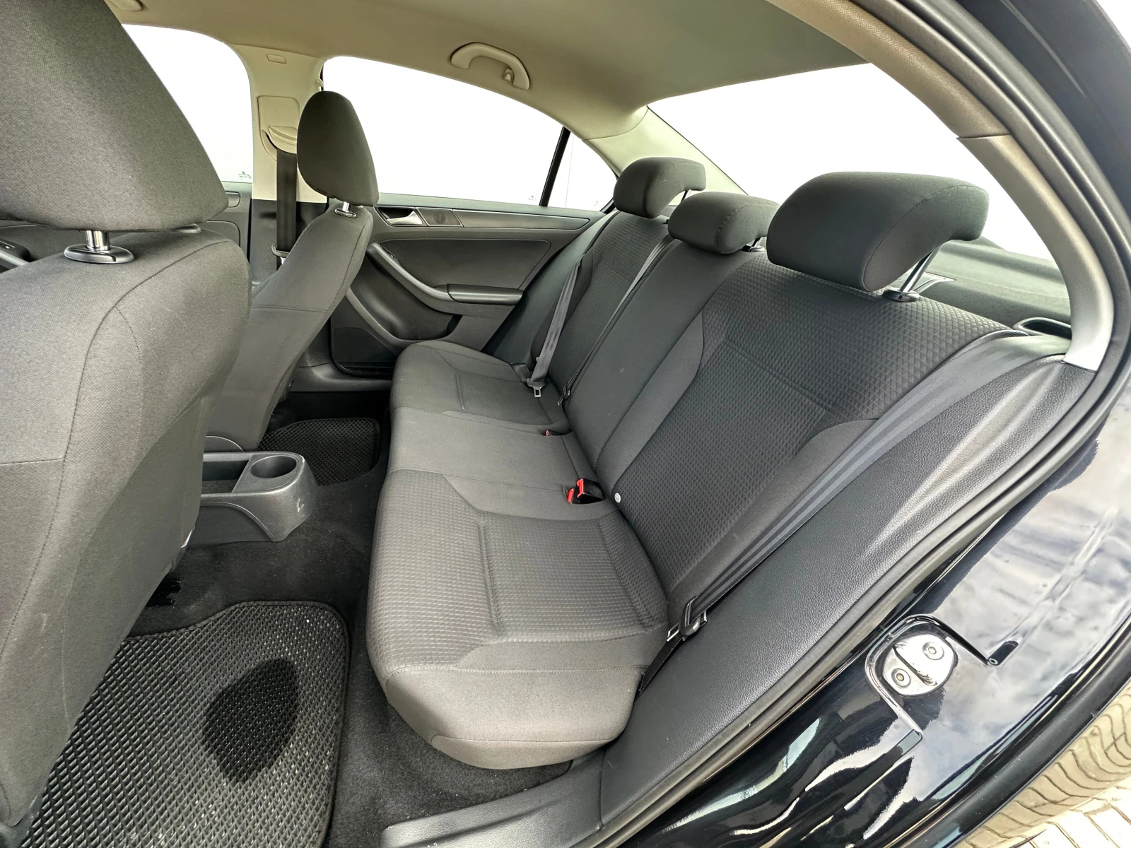 Volkswagen Jetta, 2015г, передний привод, механика