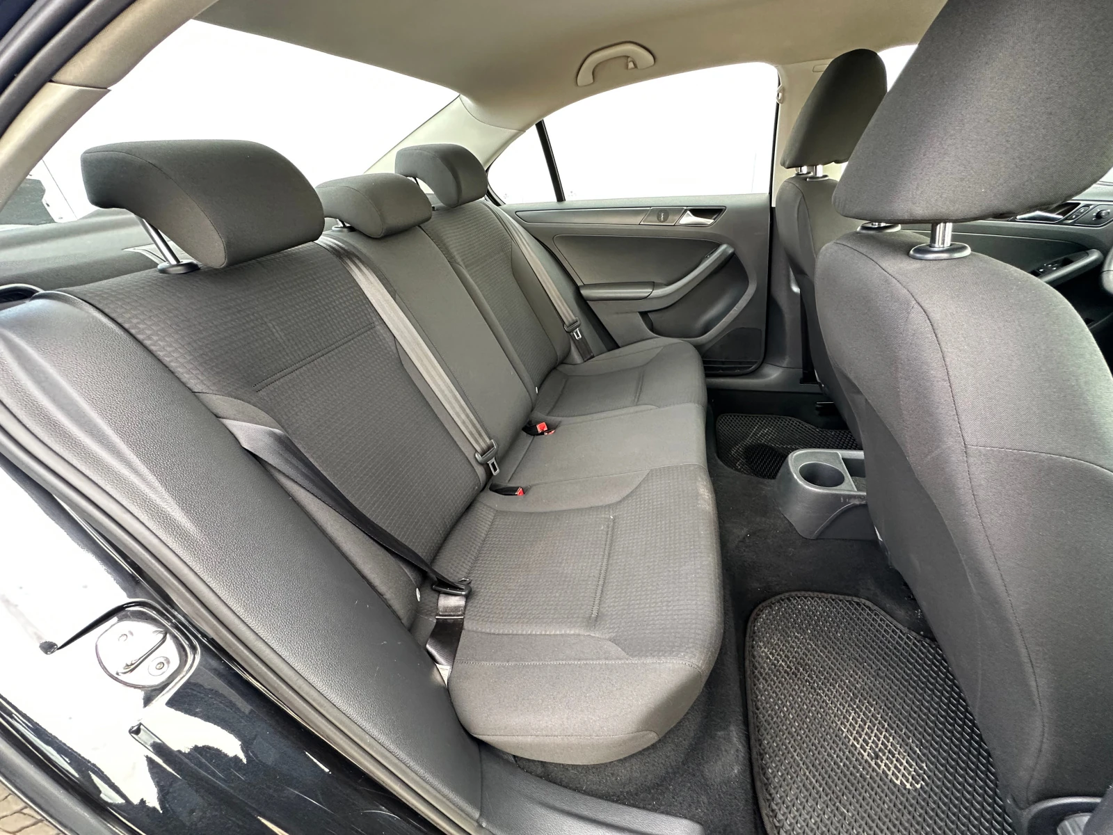 Volkswagen Jetta, 2015г, передний привод, механика