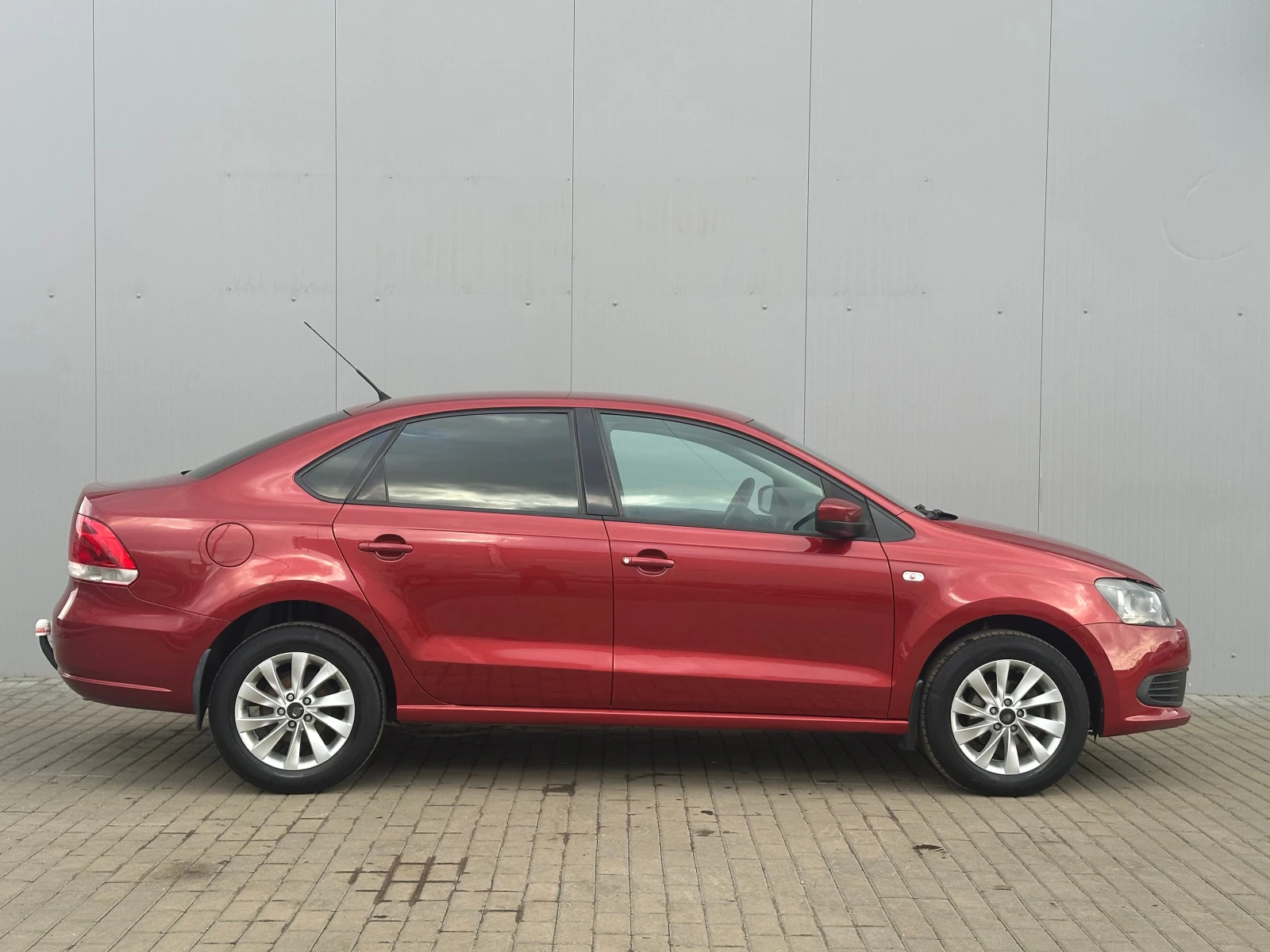 Volkswagen Polo, 2014г, передний привод, механика