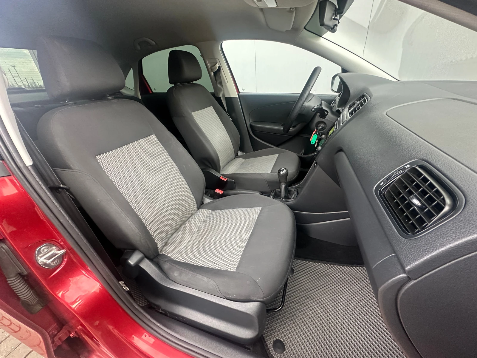 Volkswagen Polo, 2014г, передний привод, механика