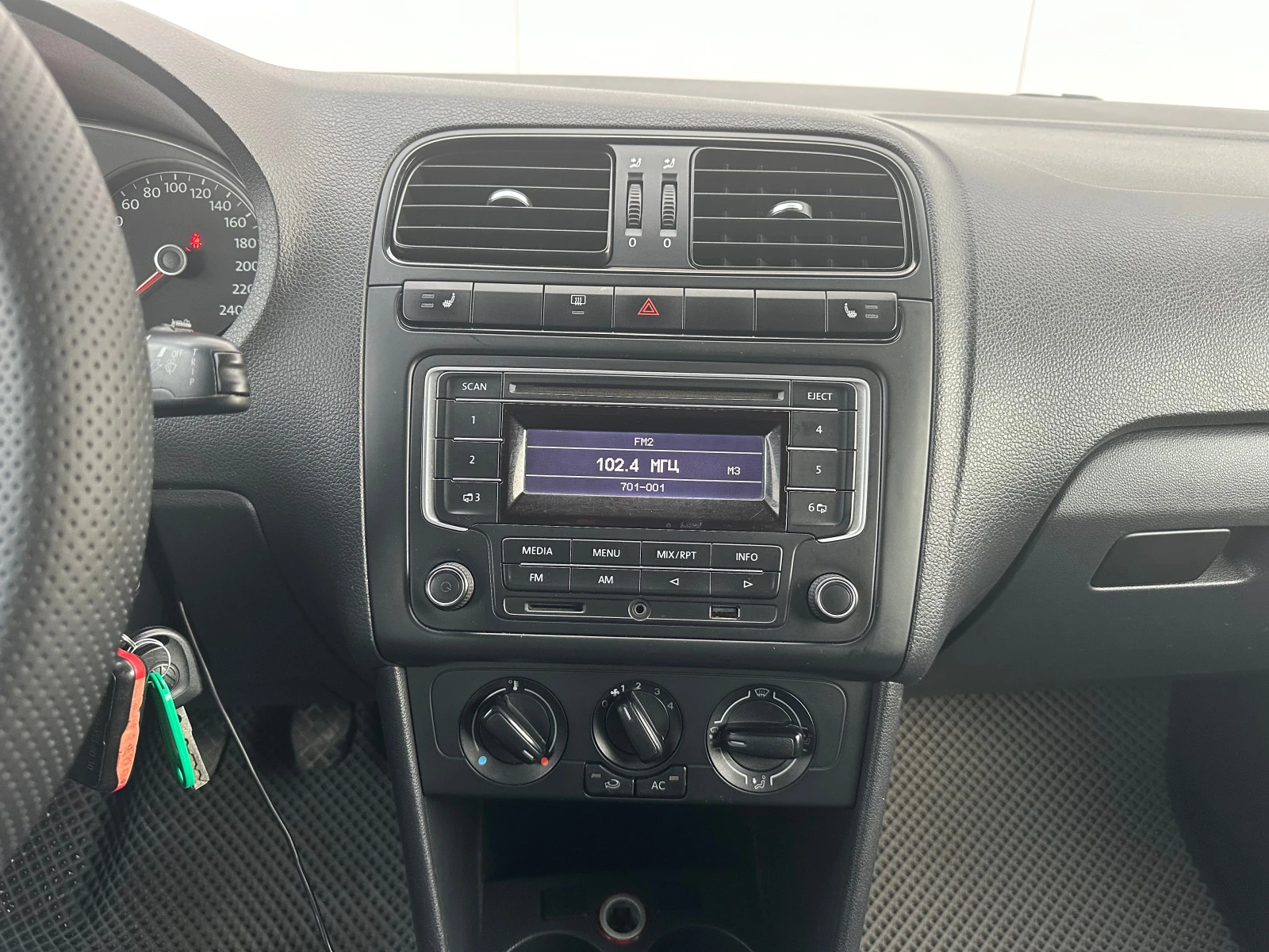 Volkswagen Polo, 2014г, передний привод, механика