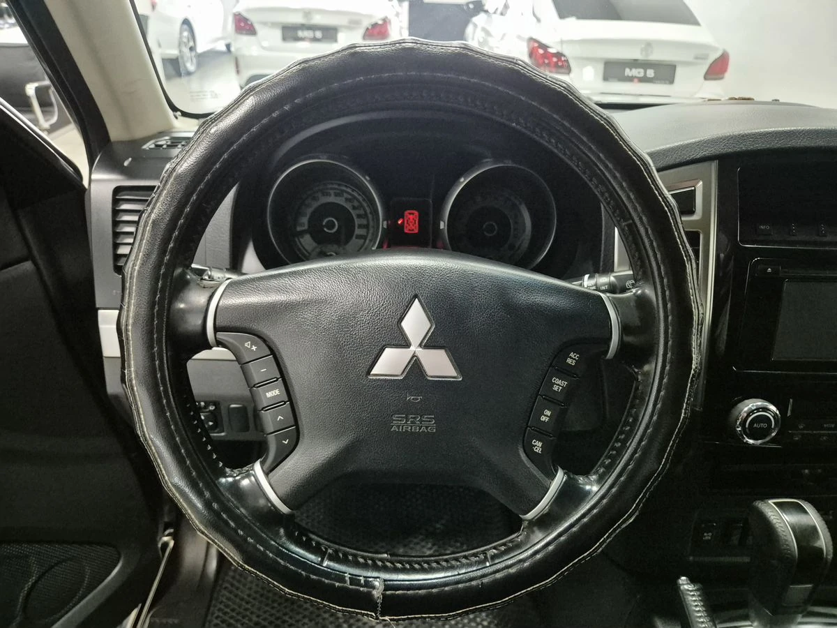 Mitsubishi Pajero, 2015г, полный привод, автомат