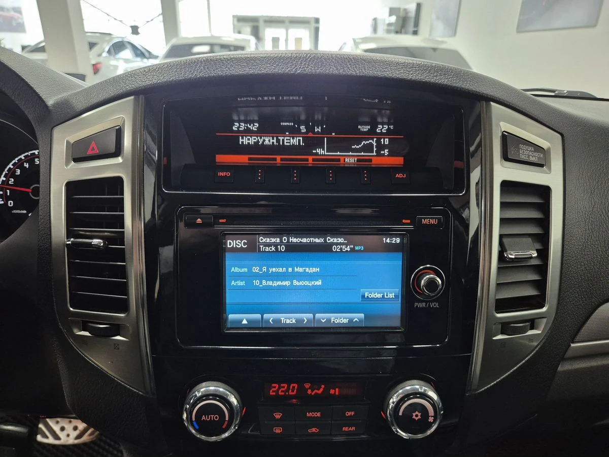 Mitsubishi Pajero, 2015г, полный привод, автомат