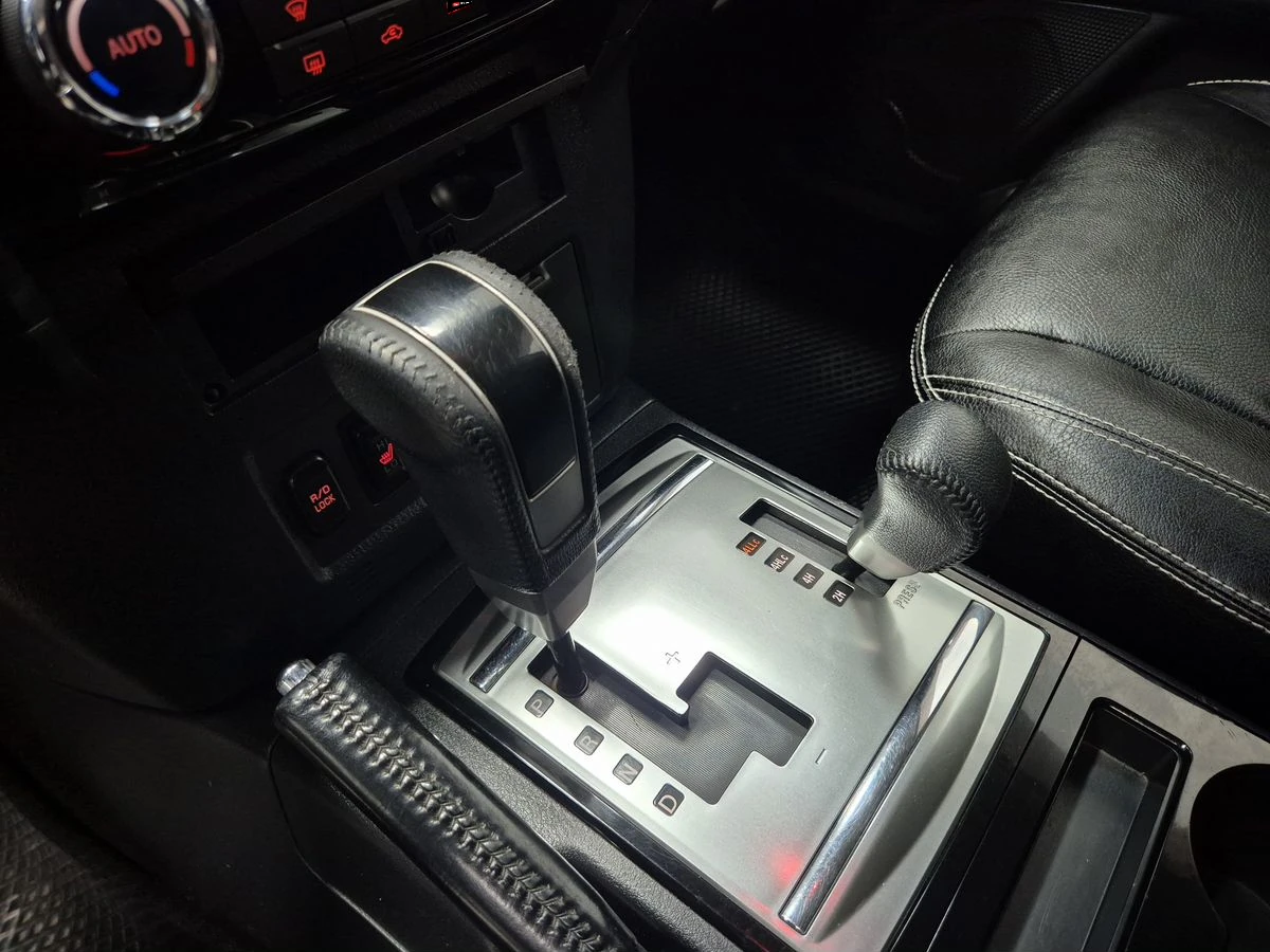 Mitsubishi Pajero, 2015г, полный привод, автомат
