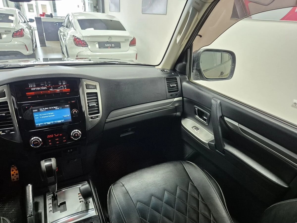 Mitsubishi Pajero, 2015г, полный привод, автомат