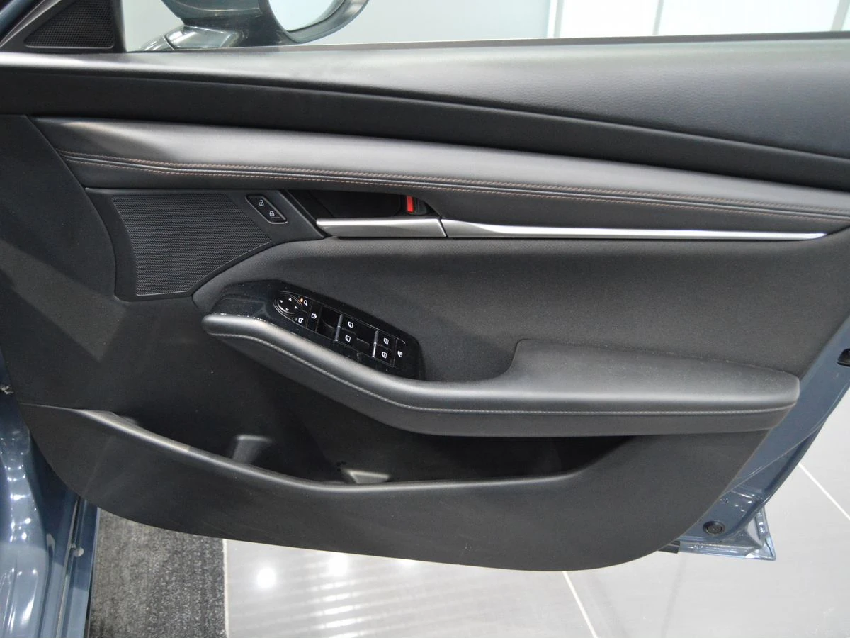 Mazda 3, 2019г, передний привод, автомат