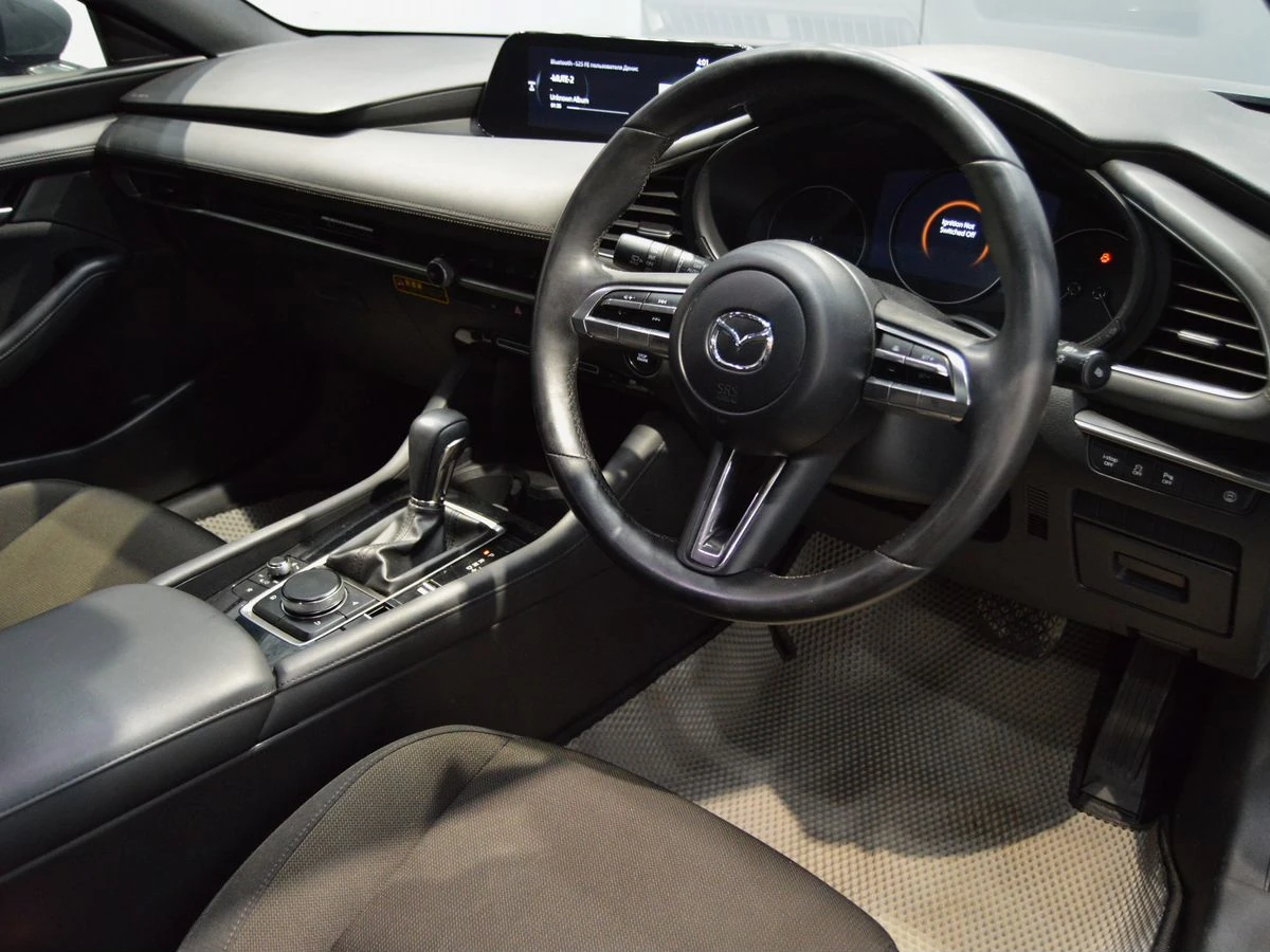 Mazda 3, 2019г, передний привод, автомат