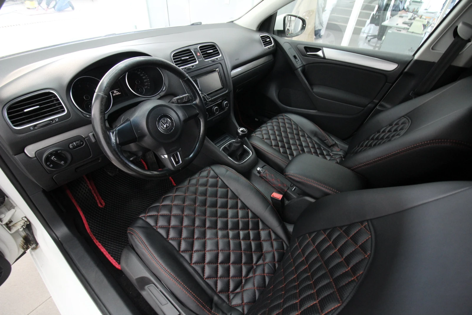 Volkswagen Golf, 2010г, передний привод, механика