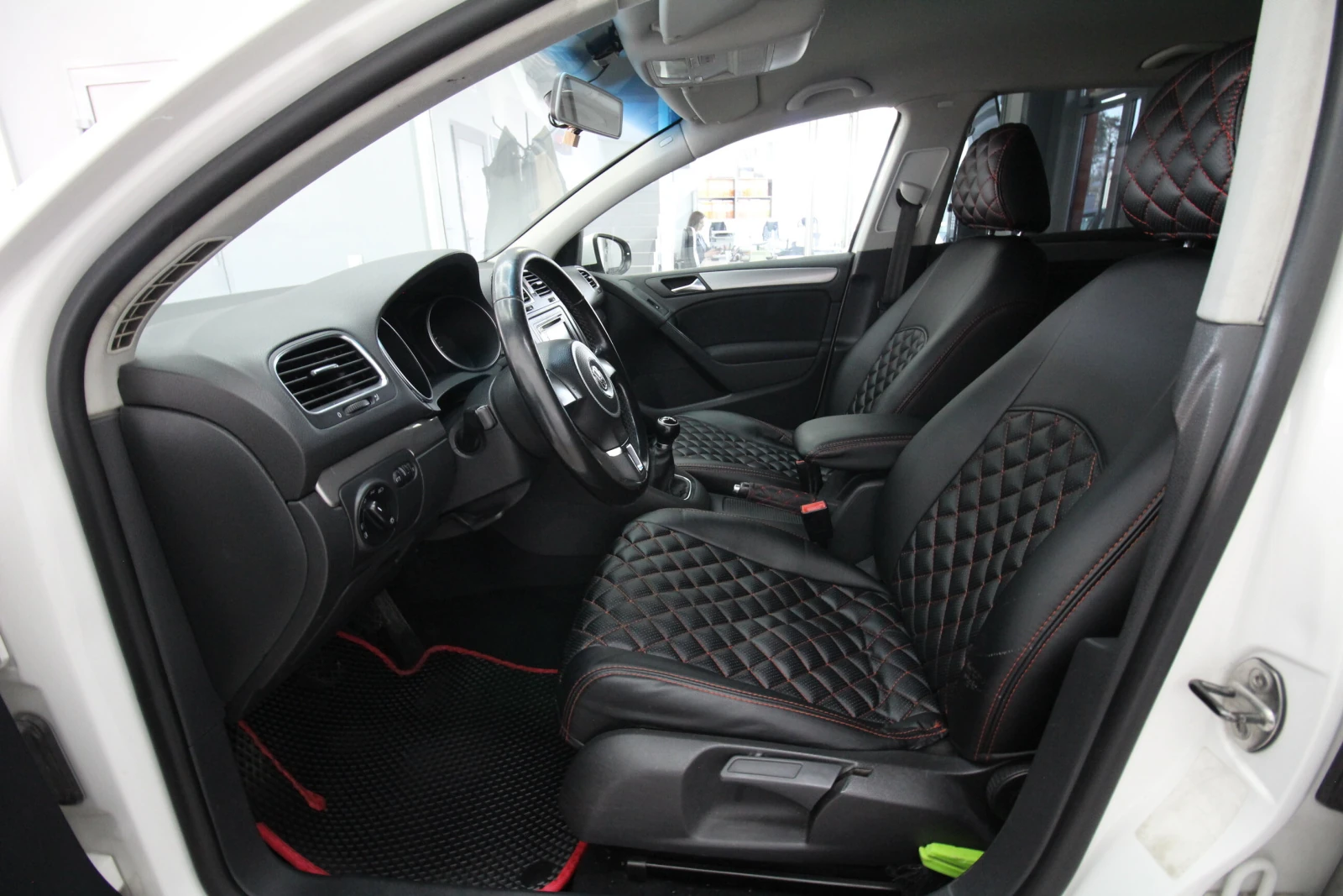 Volkswagen Golf, 2010г, передний привод, механика