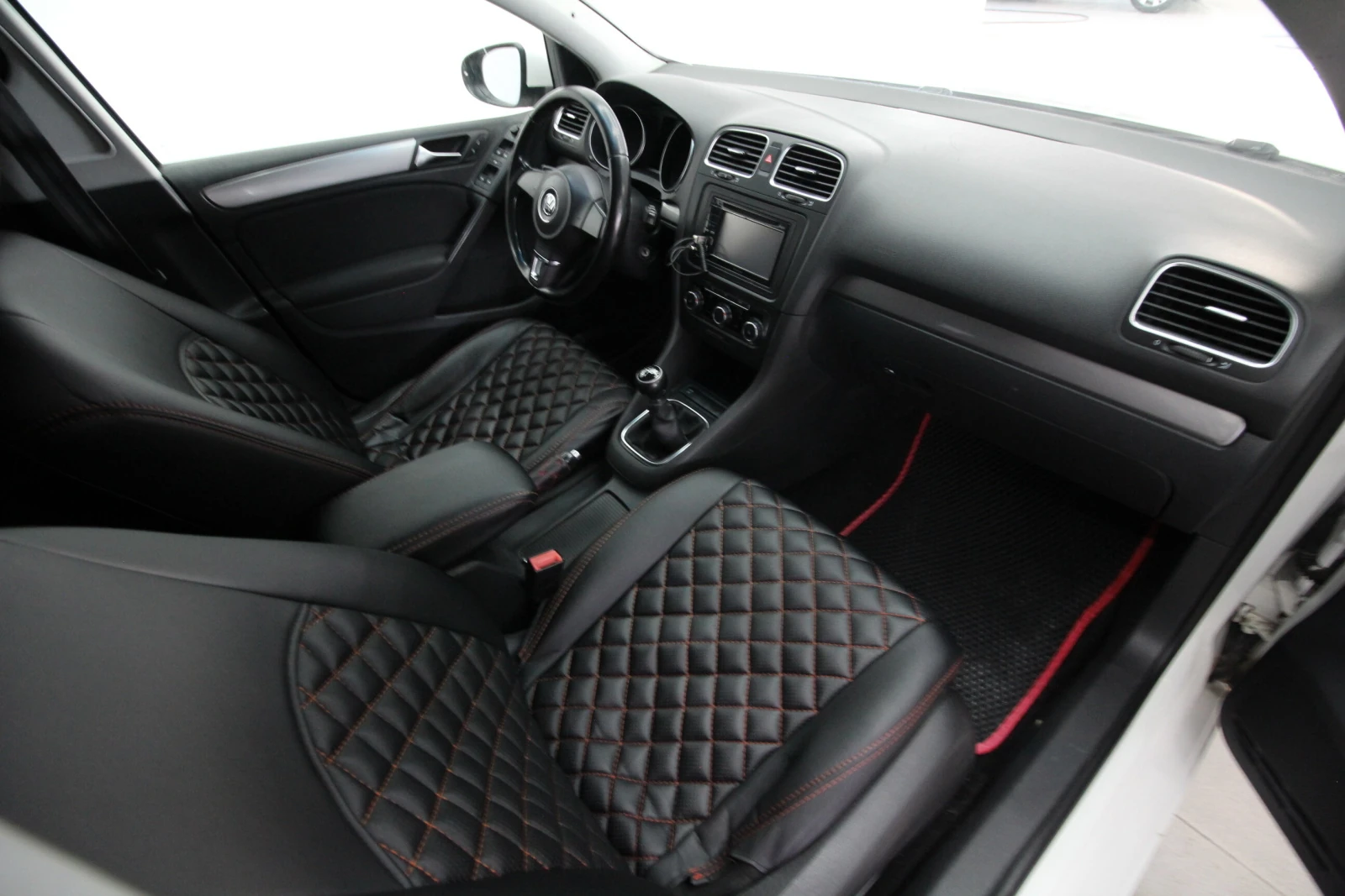 Volkswagen Golf, 2010г, передний привод, механика