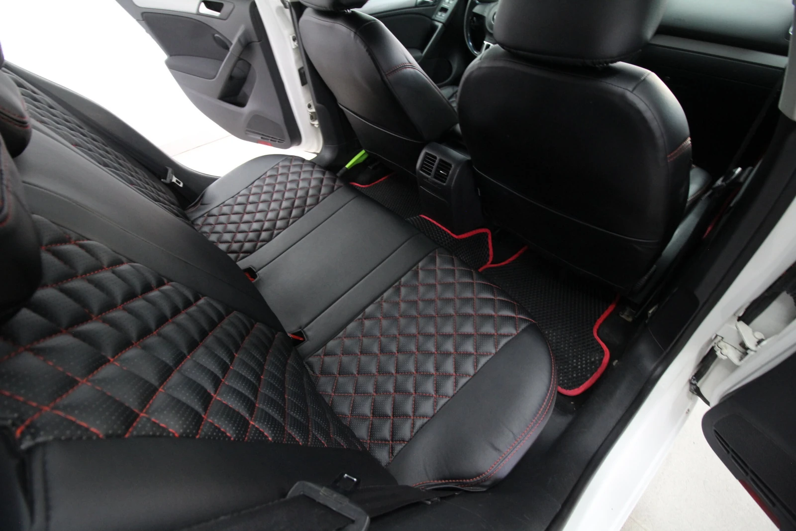 Volkswagen Golf, 2010г, передний привод, механика