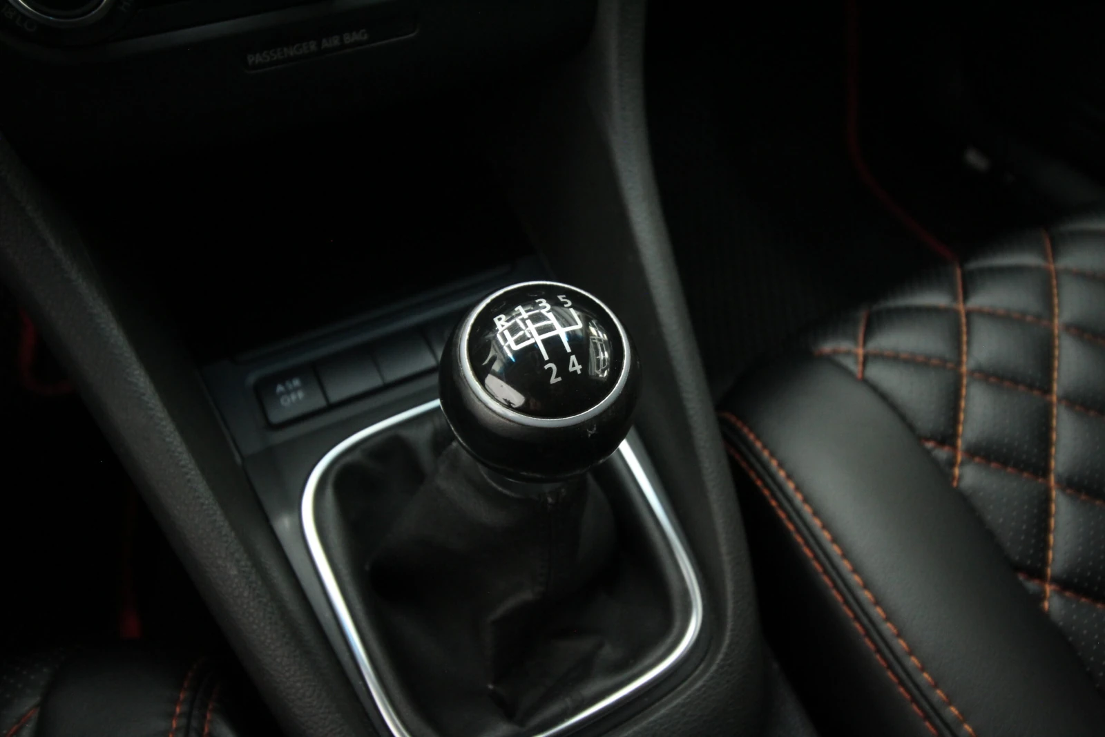 Volkswagen Golf, 2010г, передний привод, механика