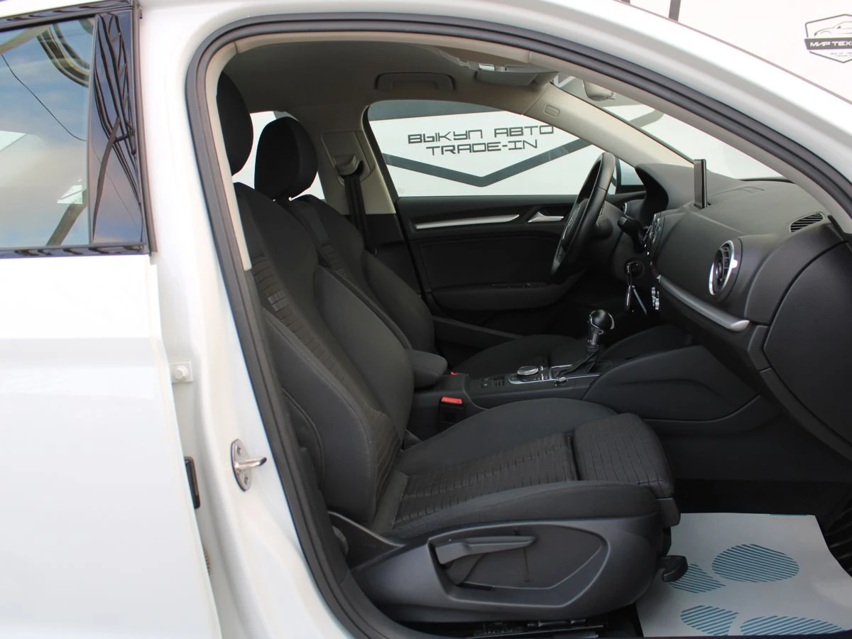 Audi A3, 2016г, передний привод, робот