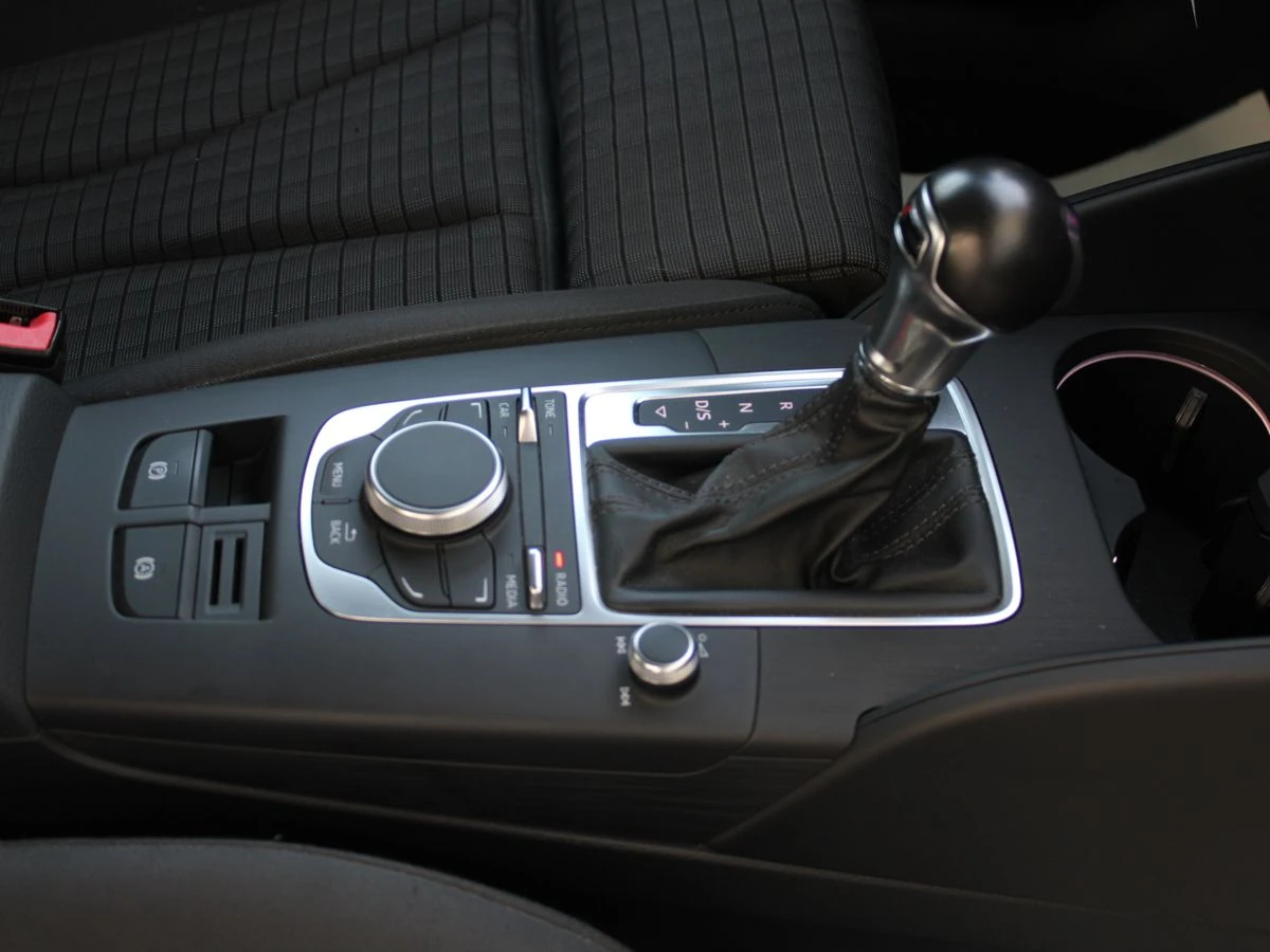 Audi A3, 2016г, передний привод, робот
