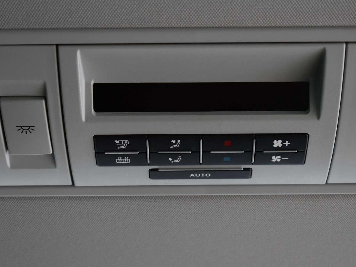 Volkswagen Multivan, 2019г, передний привод, робот