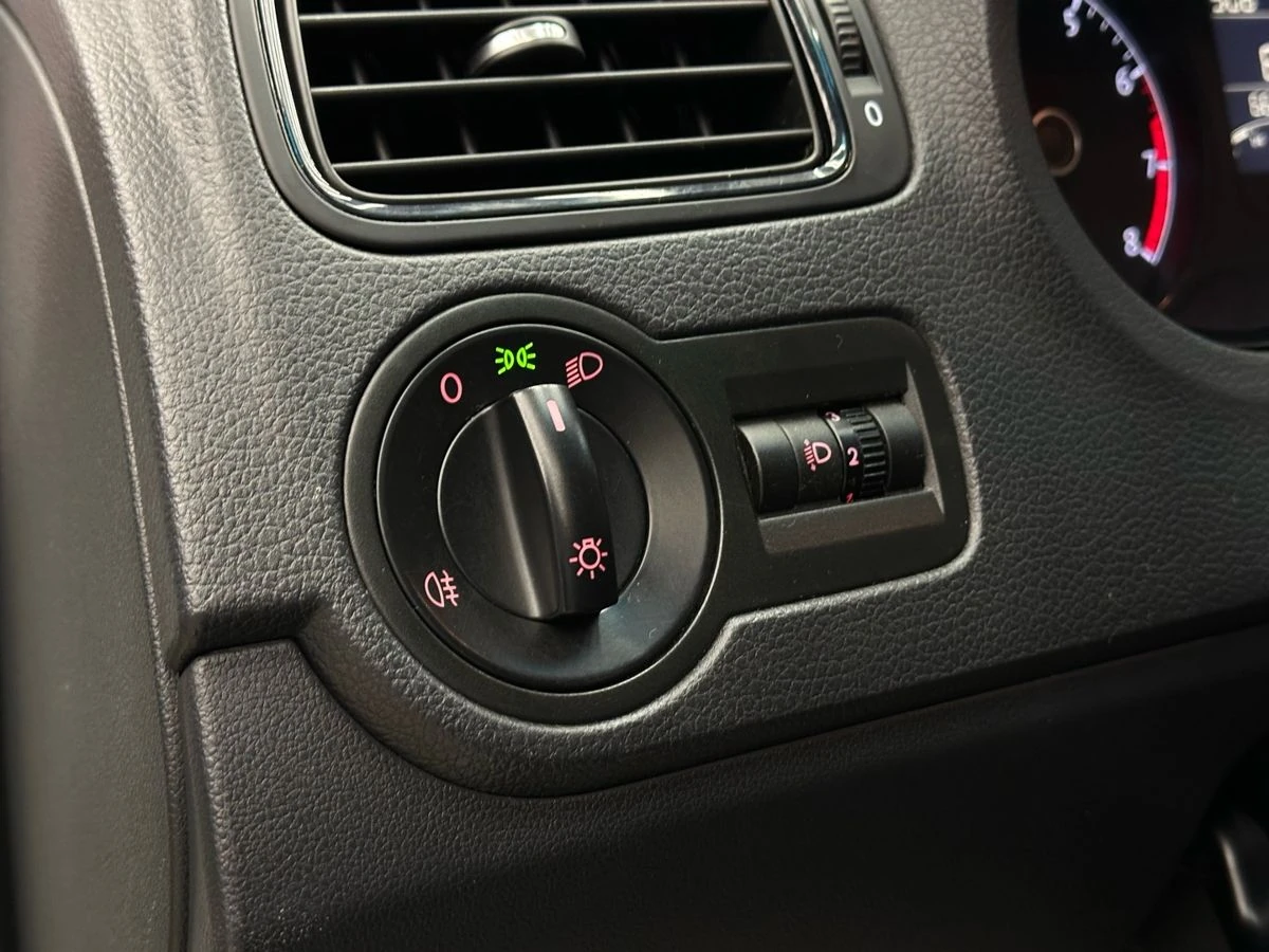 Volkswagen Polo, 2019г, передний привод, механика