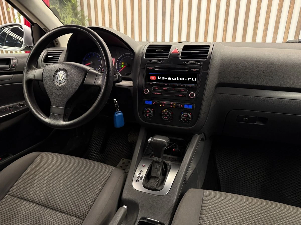 Volkswagen Jetta, 2008г, передний привод, автомат