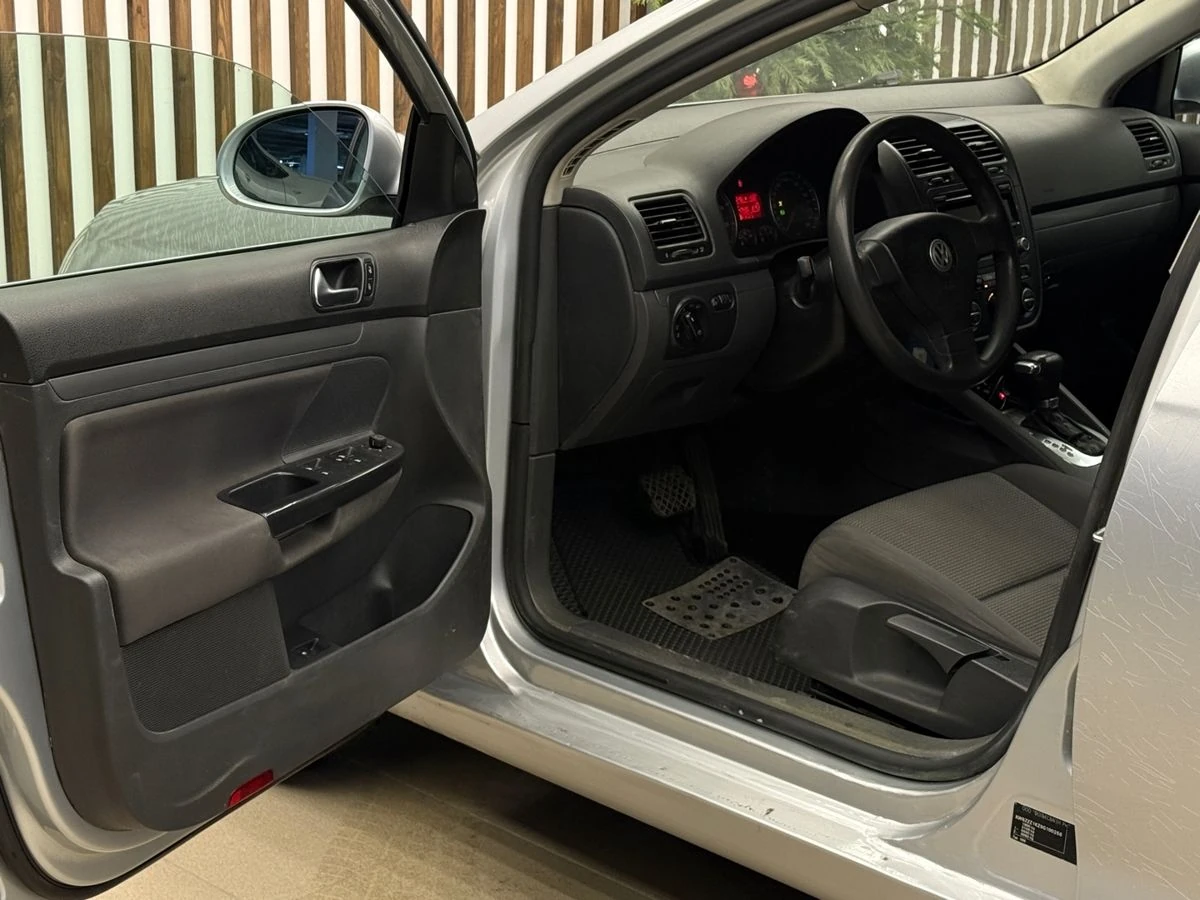 Volkswagen Jetta, 2008г, передний привод, автомат