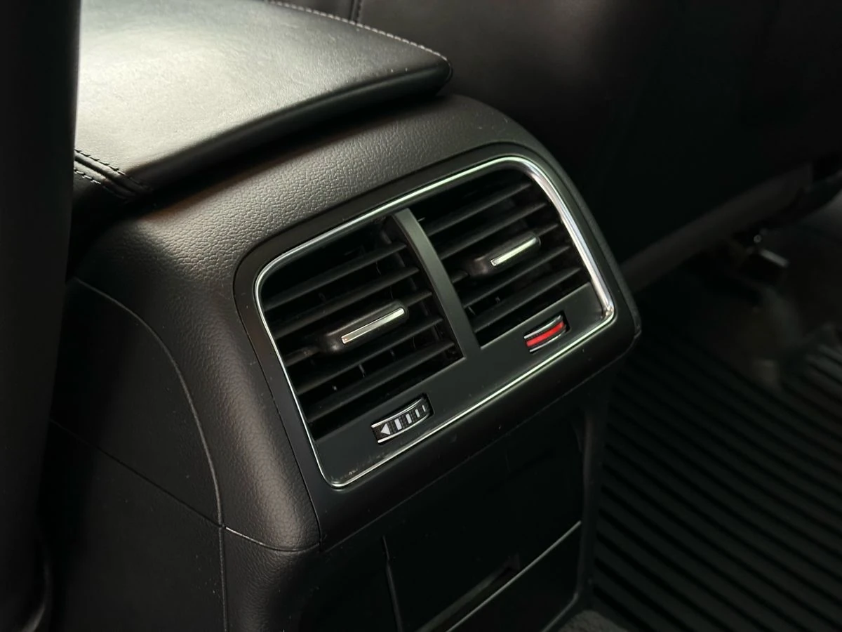 Audi A4, 2012г, передний привод, вариатор