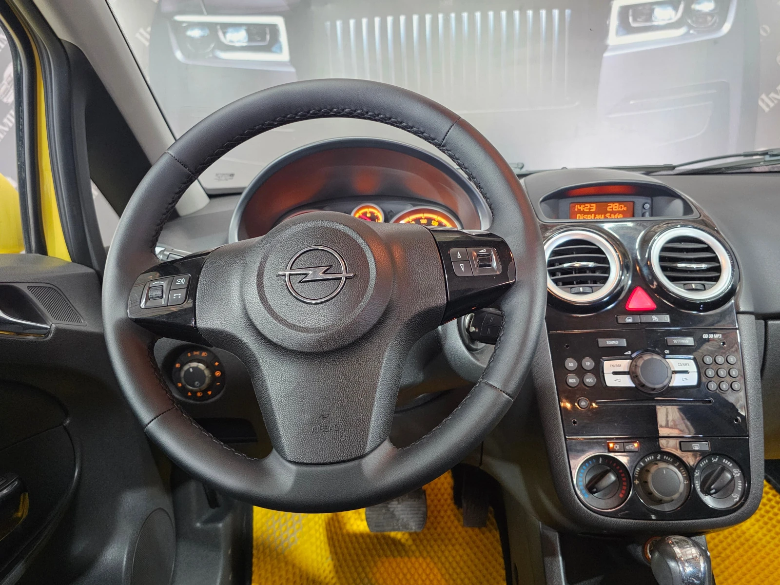 Opel Corsa, 2008г, передний привод, автомат