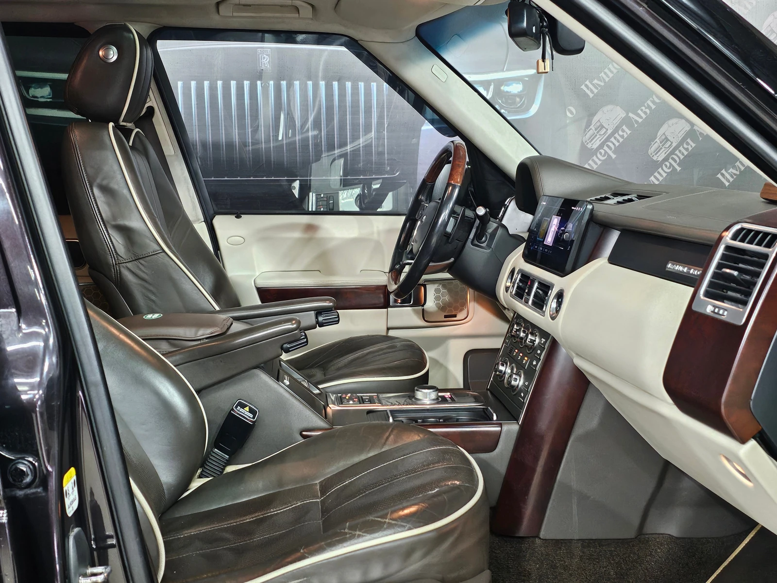 Land Rover Range Rover, 2011г, полный привод, автомат