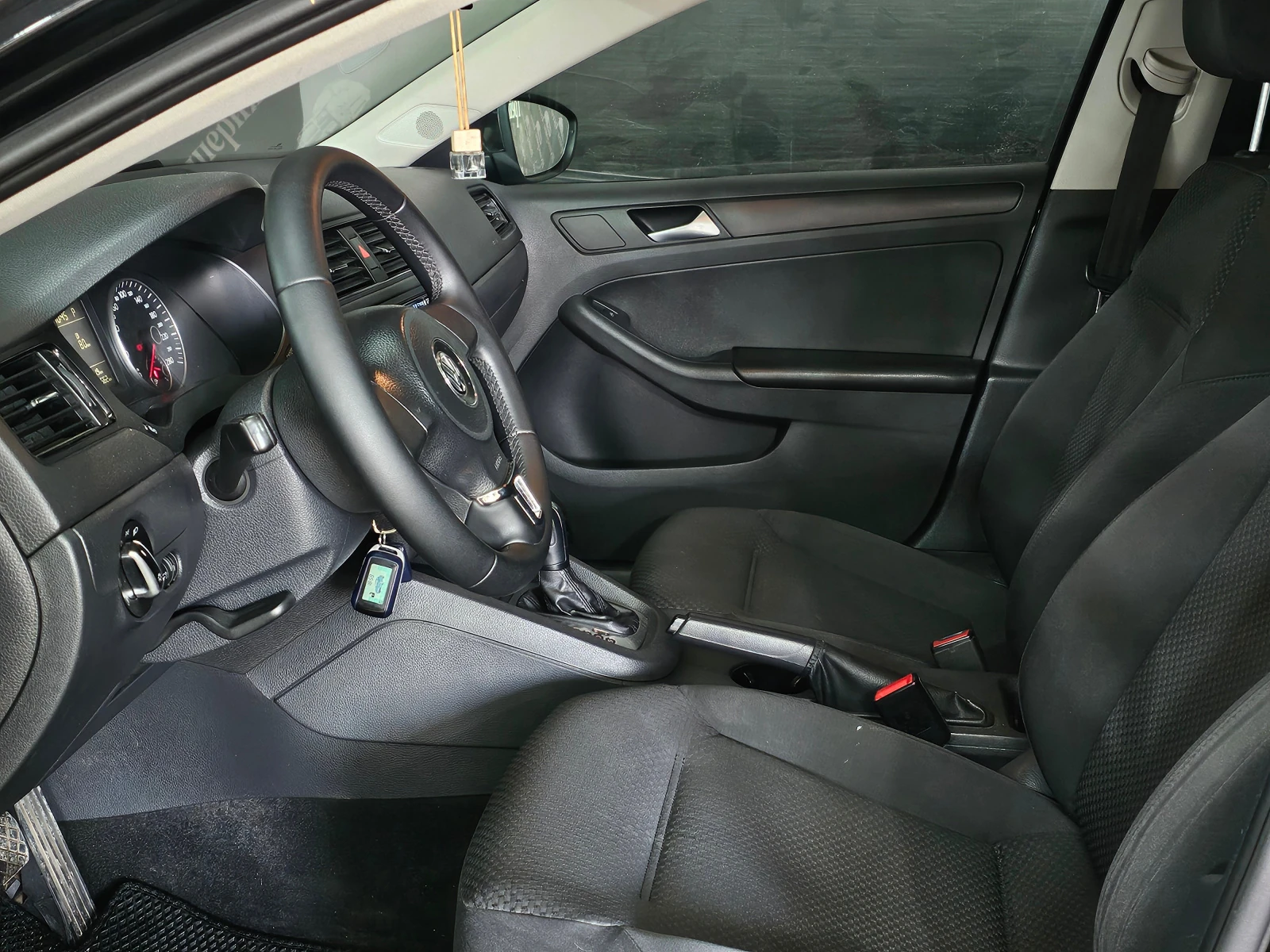 Volkswagen Jetta, 2013г, передний привод, автомат