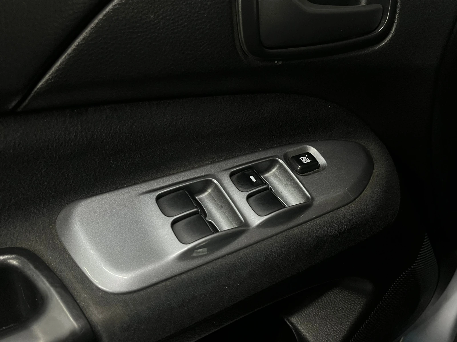 Mitsubishi Lancer, 2006г, передний привод, механика