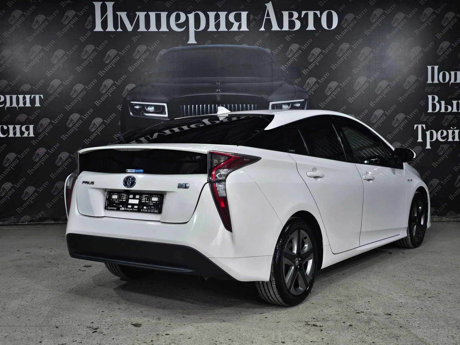 Toyota Prius, 2016г, передний привод, автомат