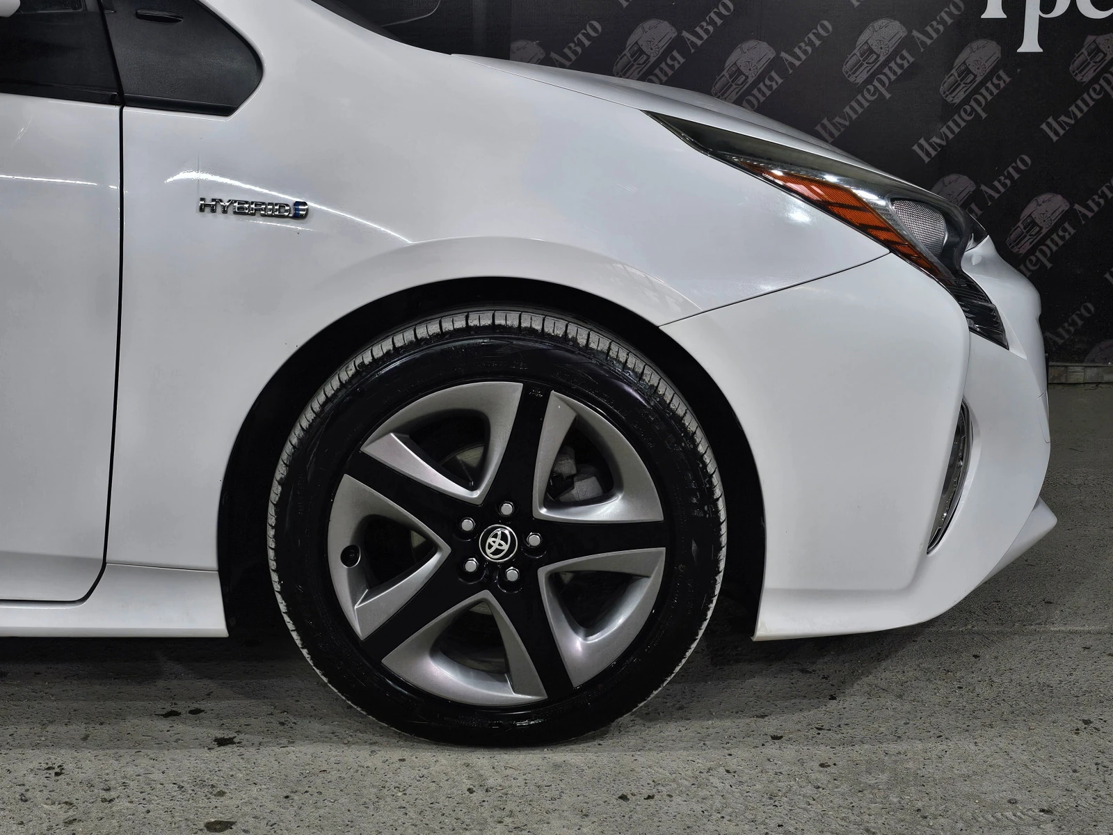 Toyota Prius, 2016г, передний привод, автомат