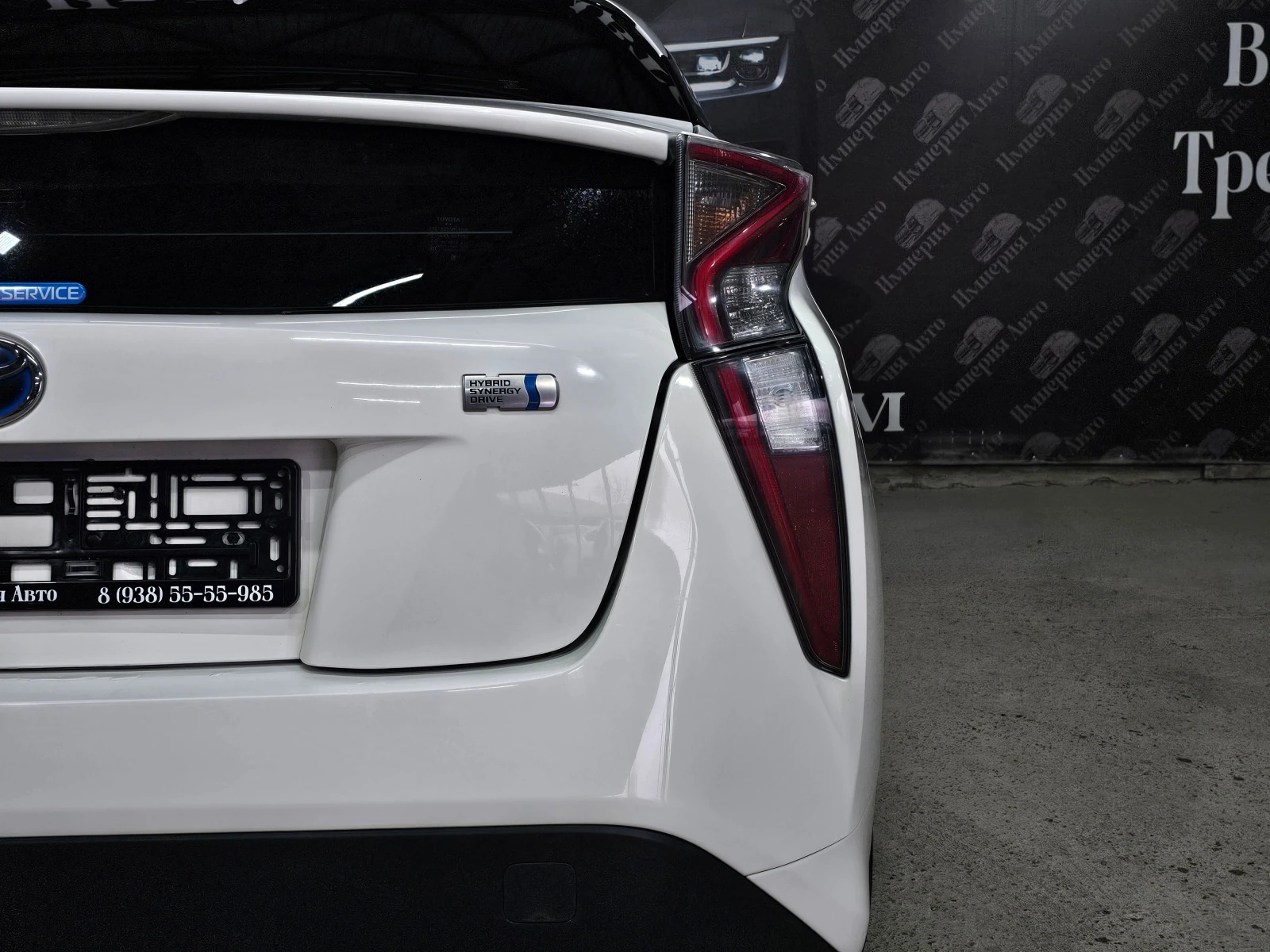 Toyota Prius, 2016г, передний привод, автомат