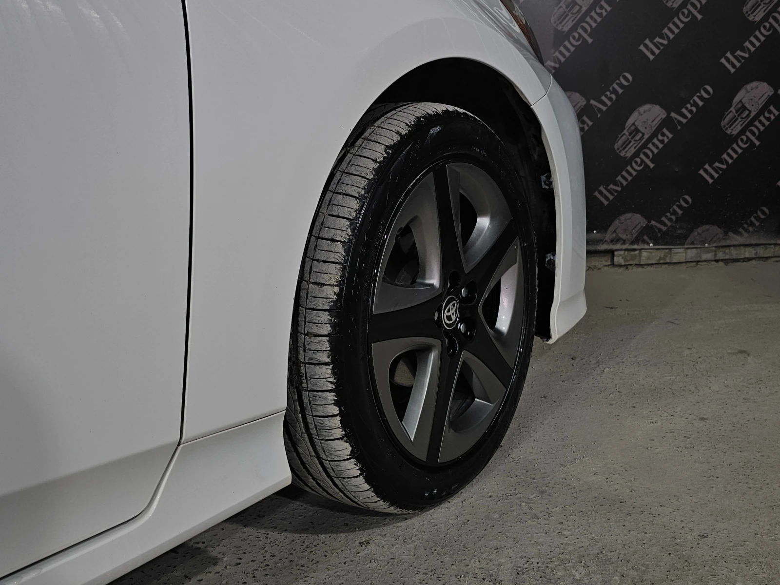 Toyota Prius, 2016г, передний привод, автомат