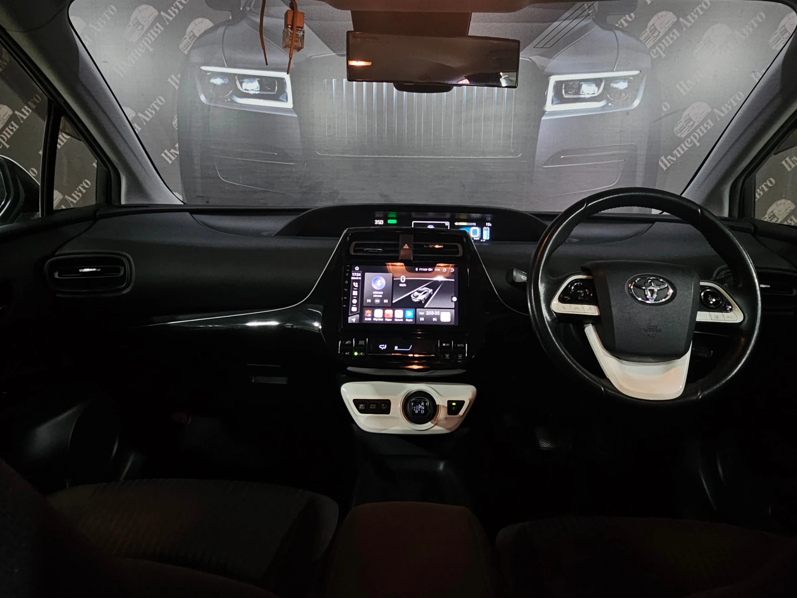 Toyota Prius, 2016г, передний привод, автомат