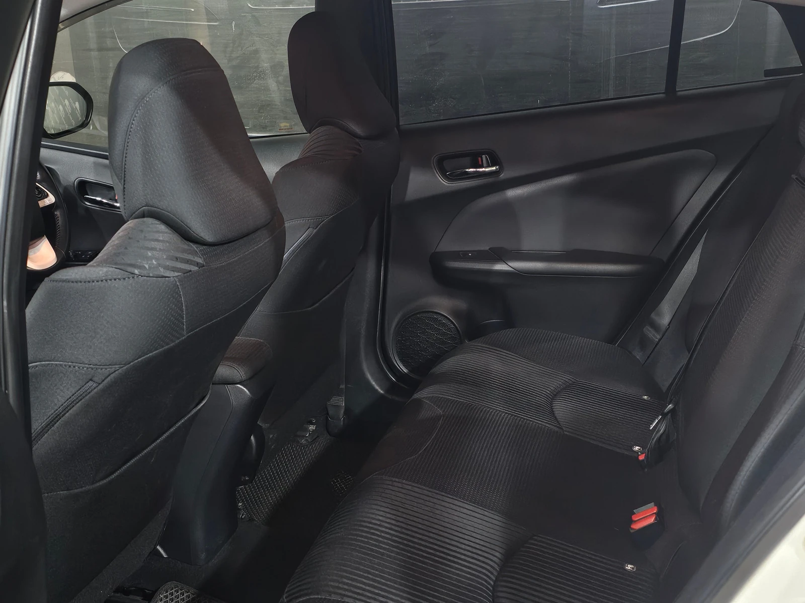 Toyota Prius, 2016г, передний привод, автомат