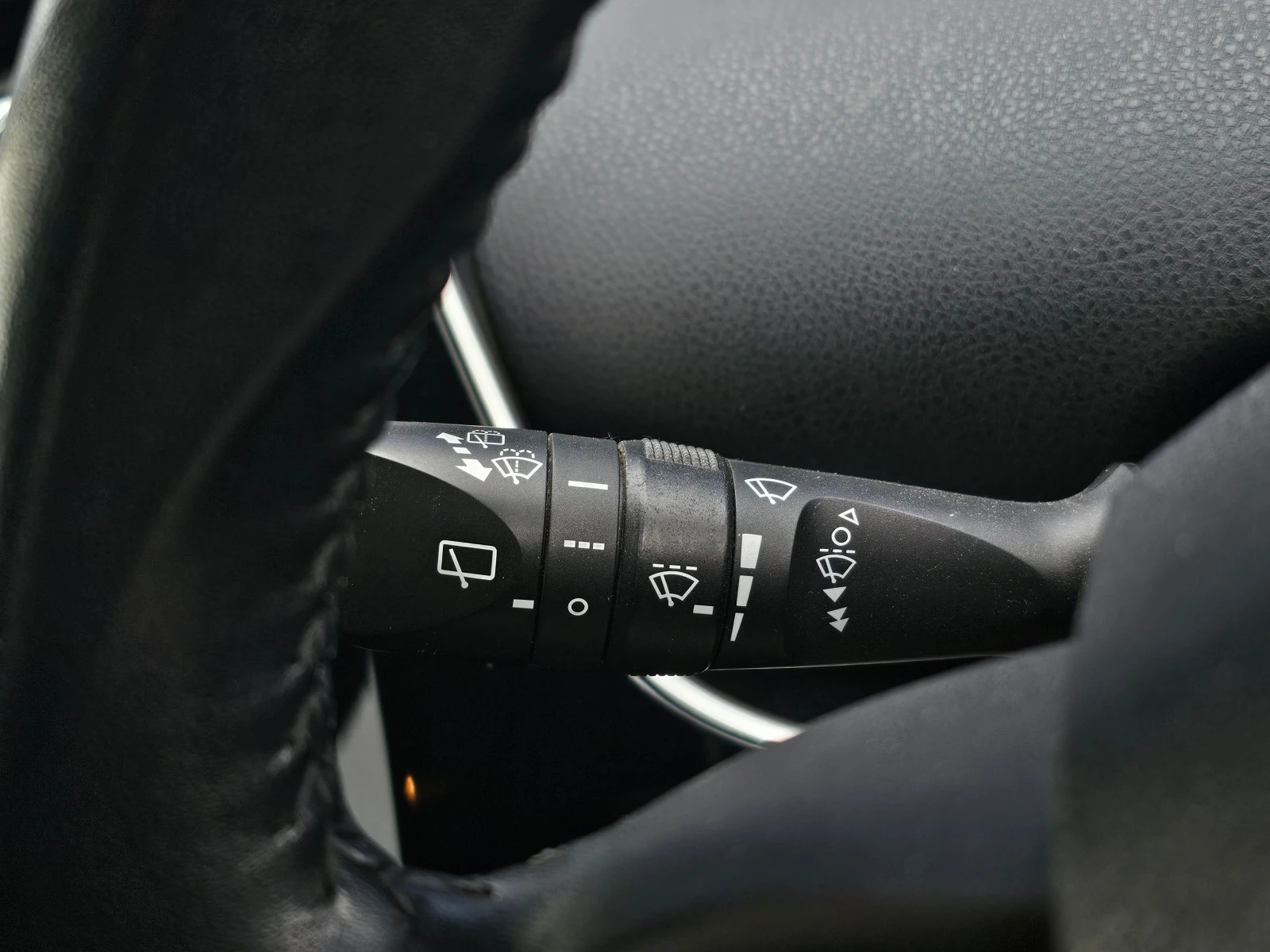 Toyota Prius, 2016г, передний привод, автомат