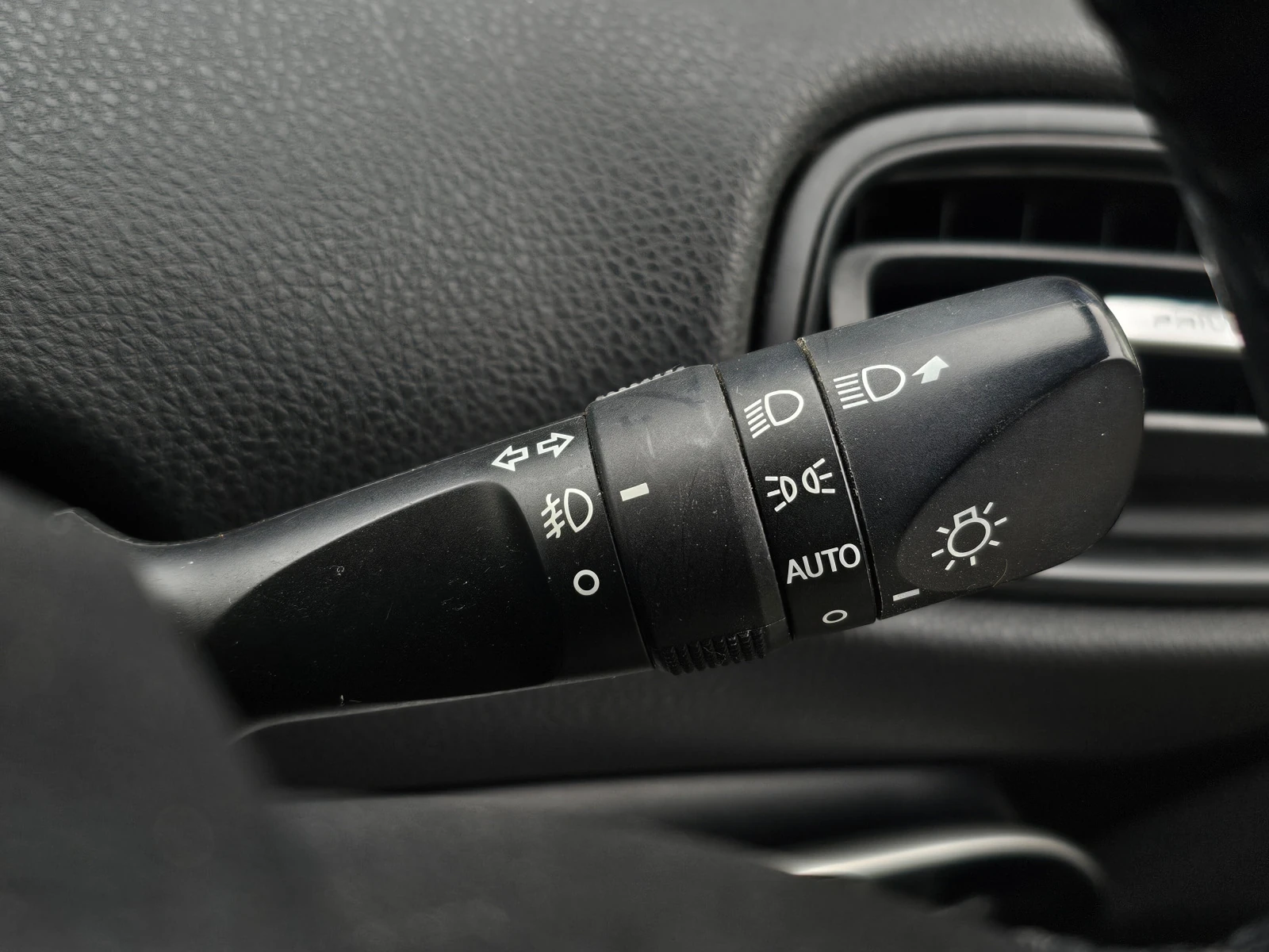 Toyota Prius, 2016г, передний привод, автомат