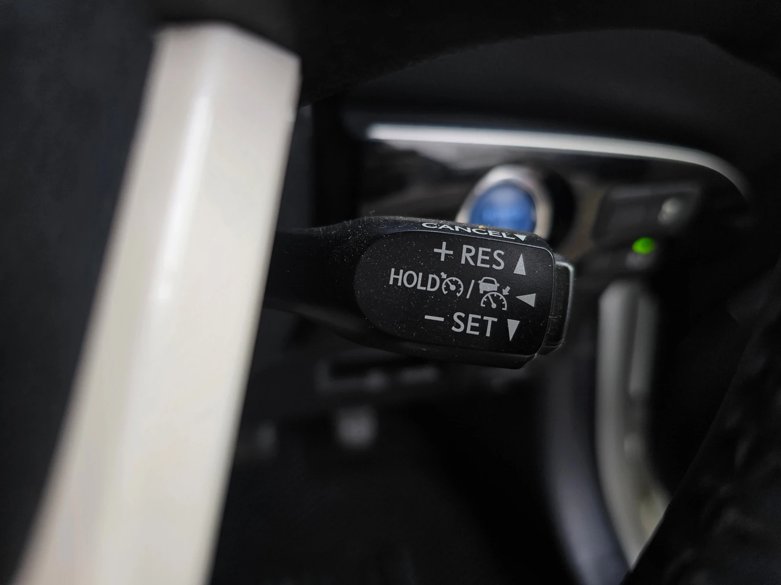 Toyota Prius, 2016г, передний привод, автомат